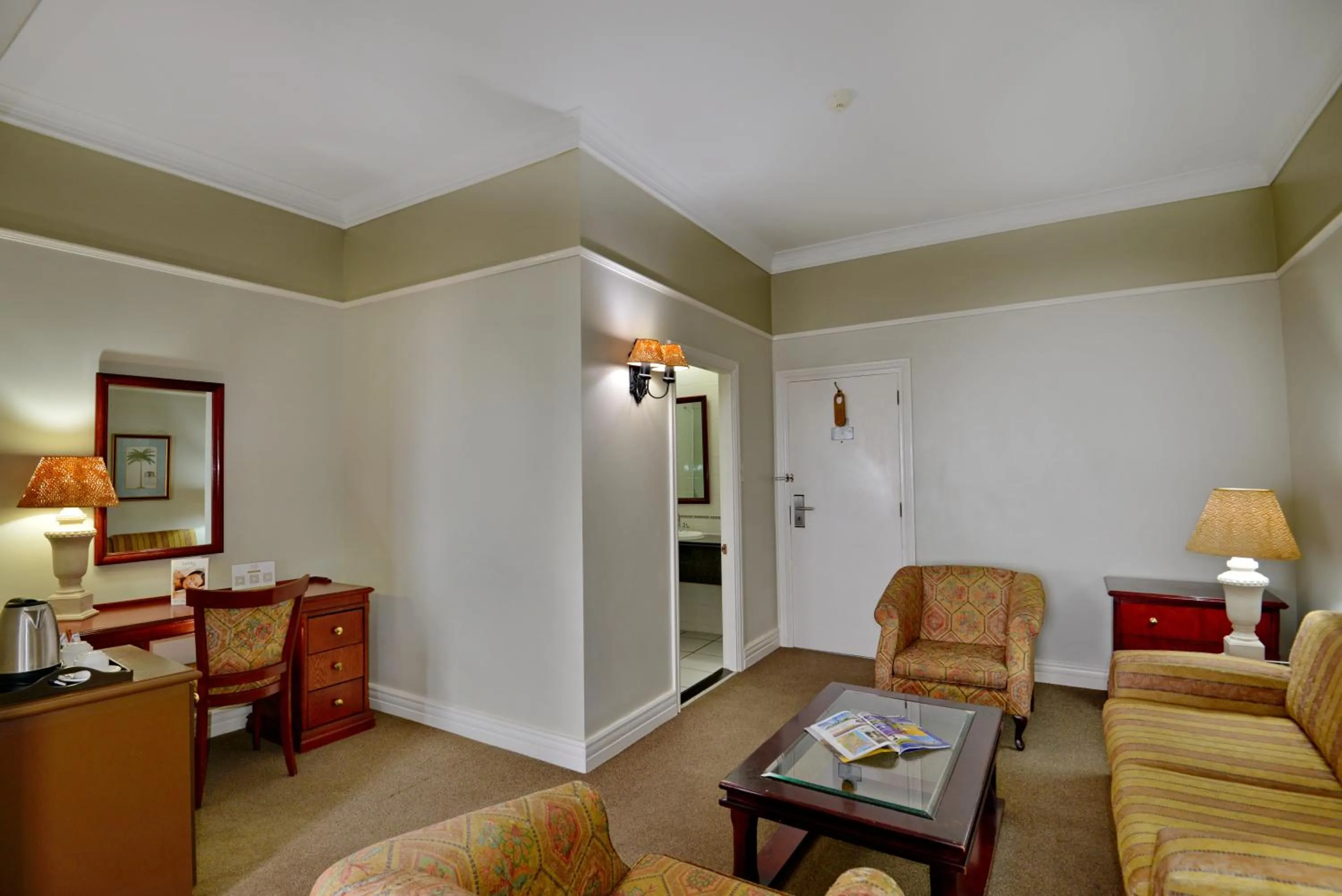 Coffee/tea facilities, Bed in The Balmoral - Halaal