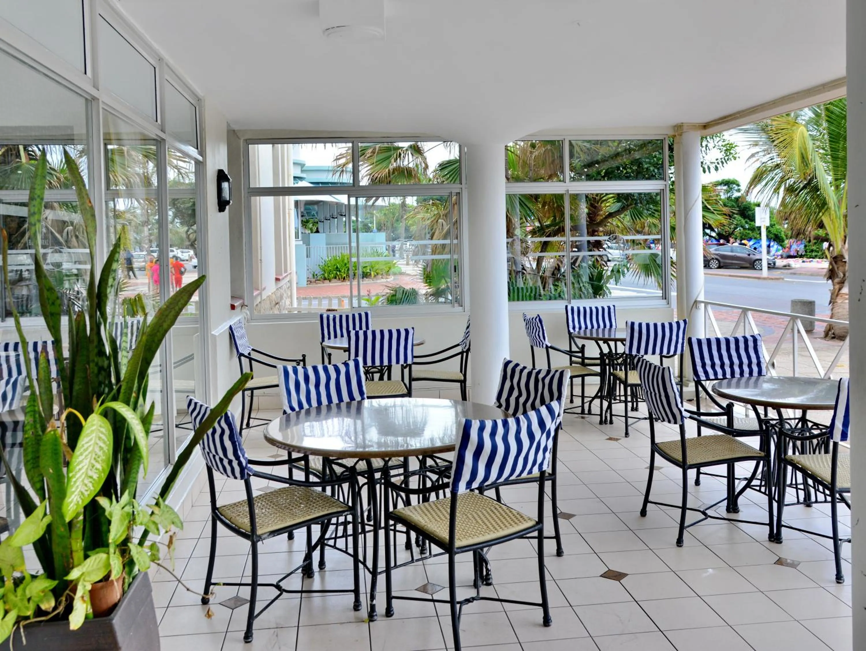 Patio in The Balmoral - Halaal