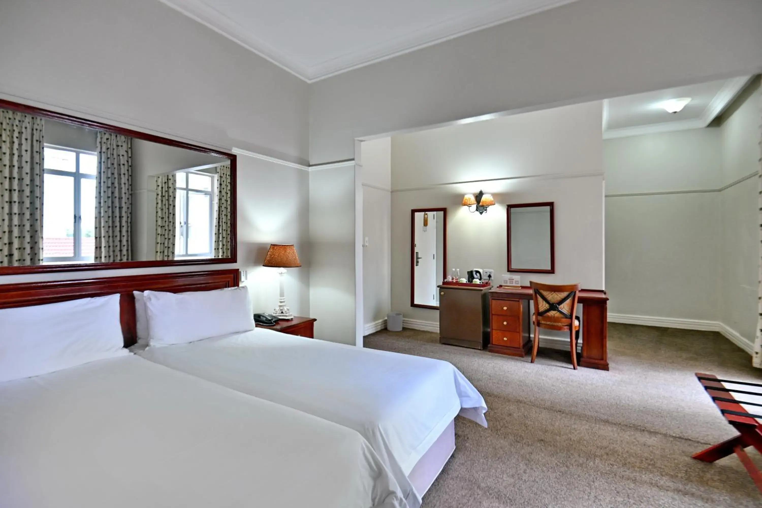 Photo of the whole room, Bed in The Balmoral - Halaal Photo of the whole room, Bed in The Balmoral - Halaal