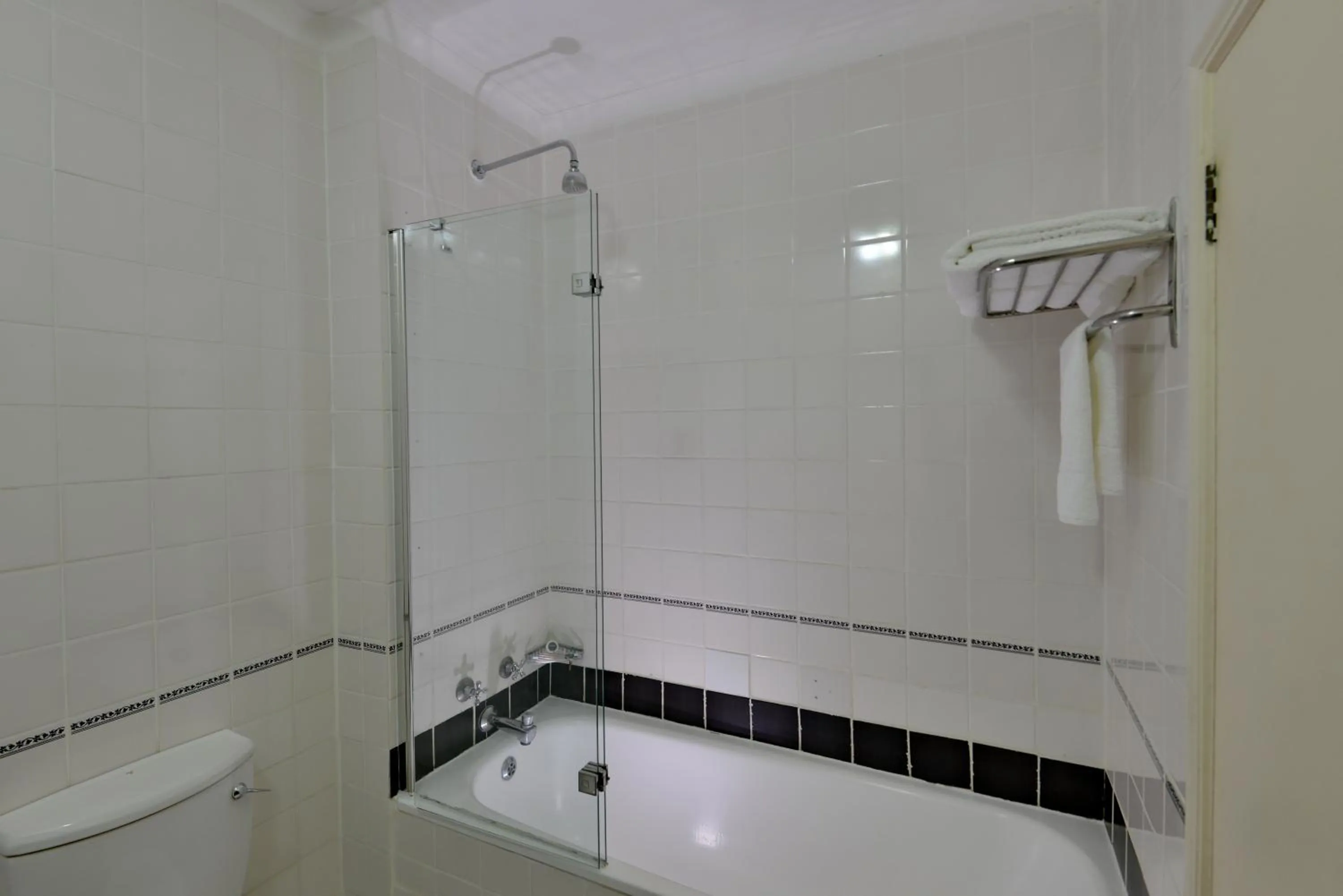 Bathroom in The Balmoral - Halaal