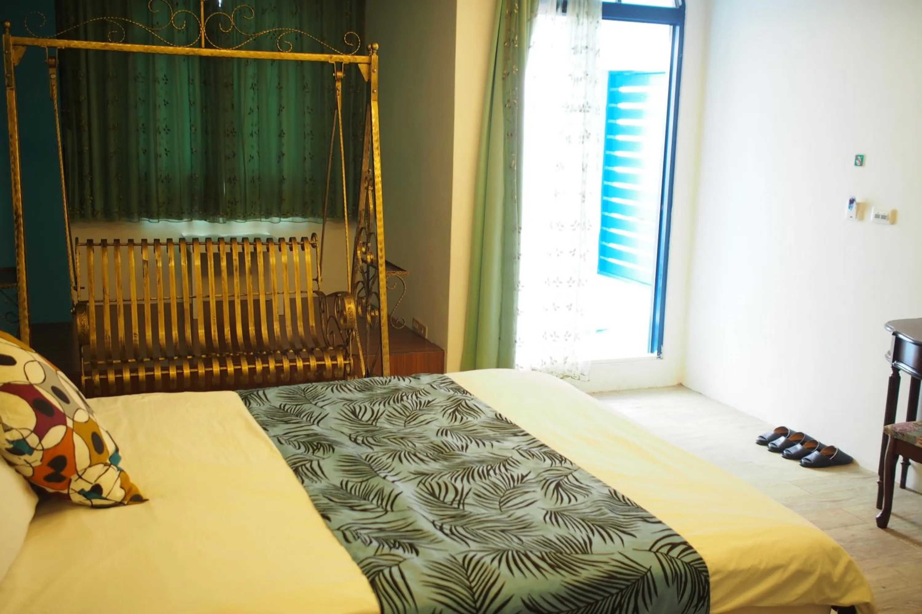 Bed in Shengtuolini B&B