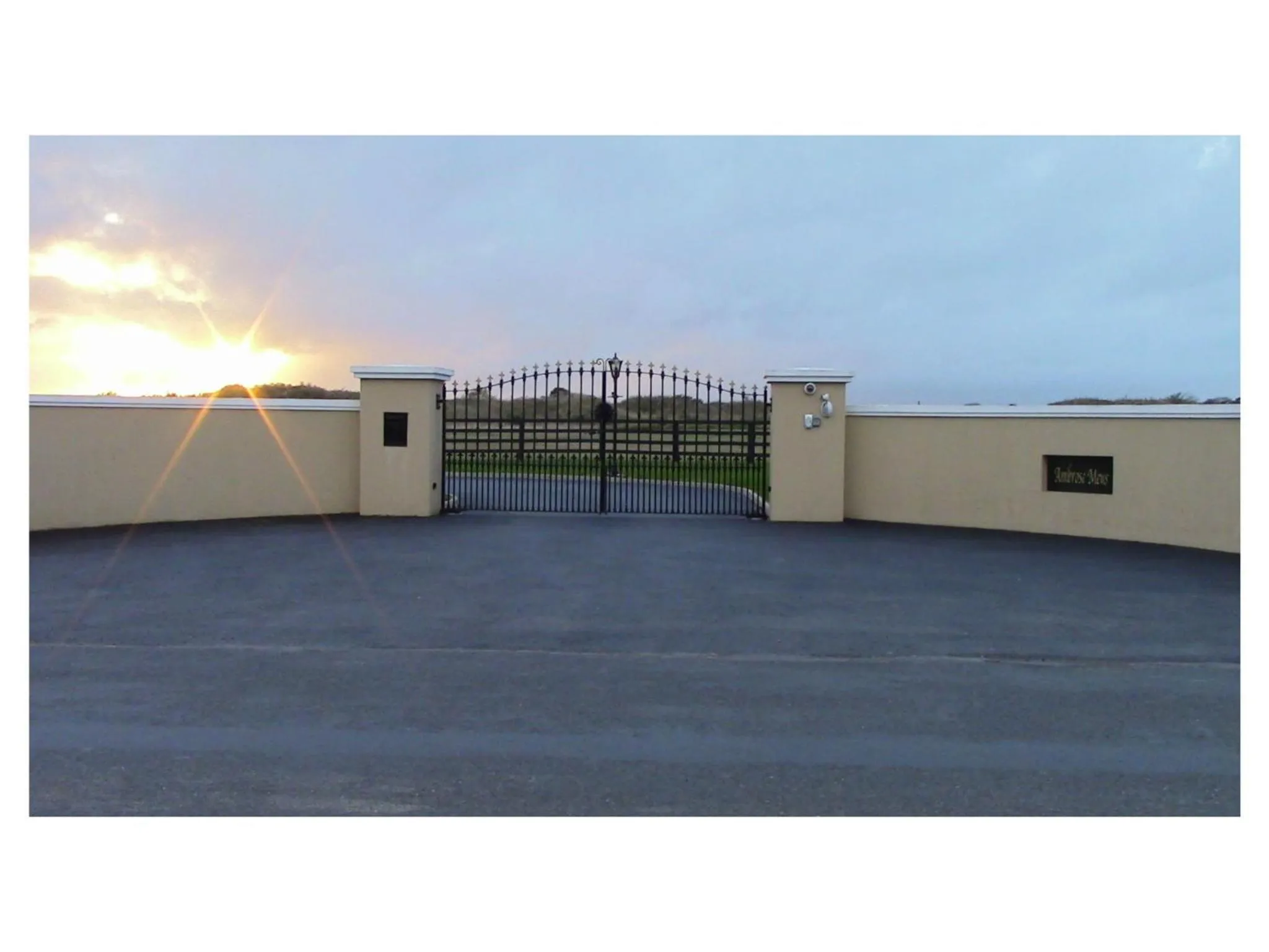 Facade/entrance in Ambrose Mews B&B