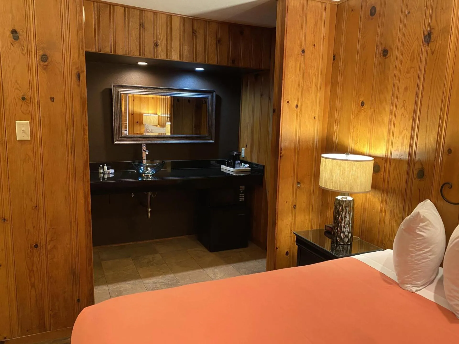 Queen Room in Timberline Lodge - Arnold - Bear Valley - Murphys