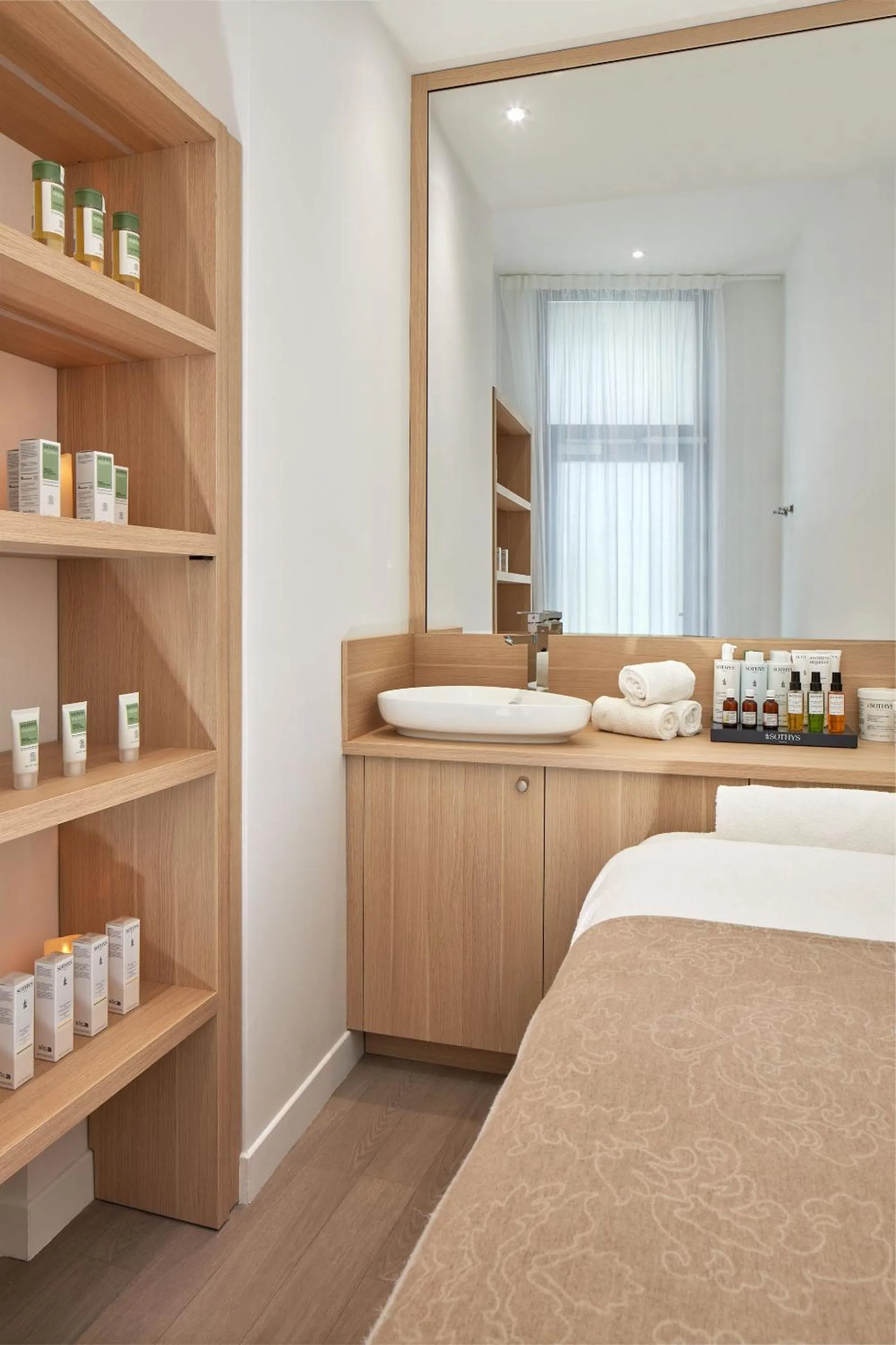 Massage, Bed in Hotel Villa Romantic & Spa