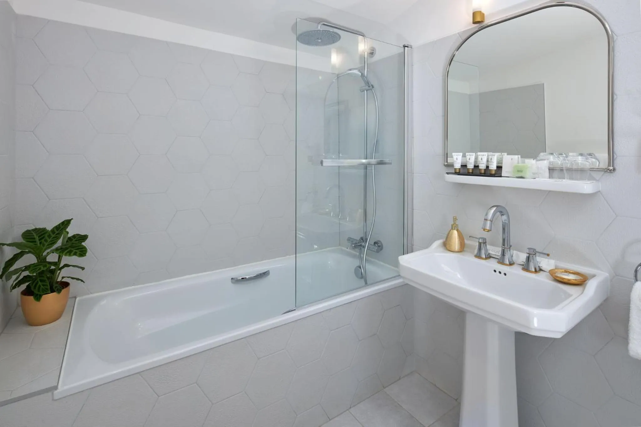 Bathroom in Hotel Villa Romantic & Spa