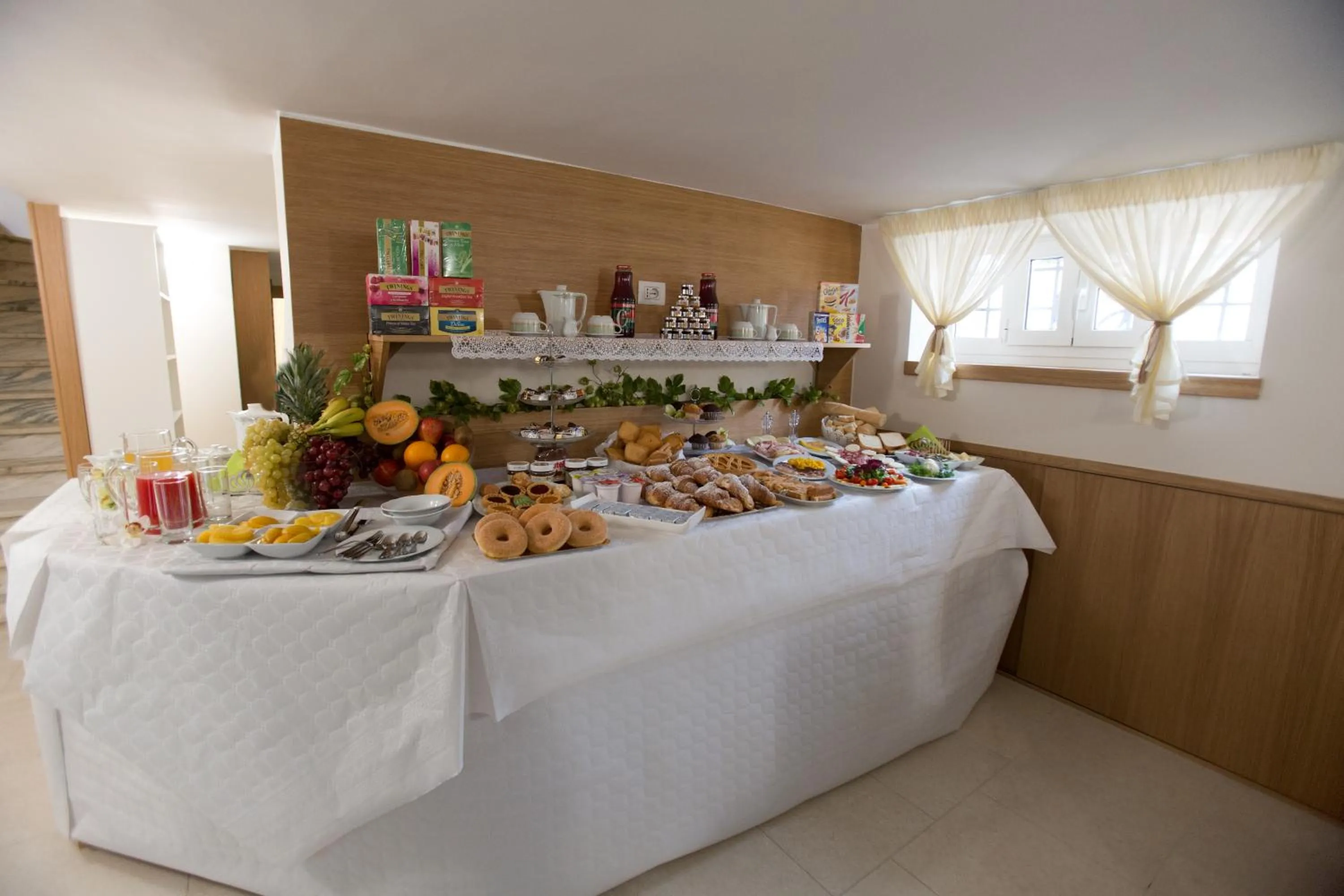 Continental breakfast in Royal Suite Trinità Dei Monti