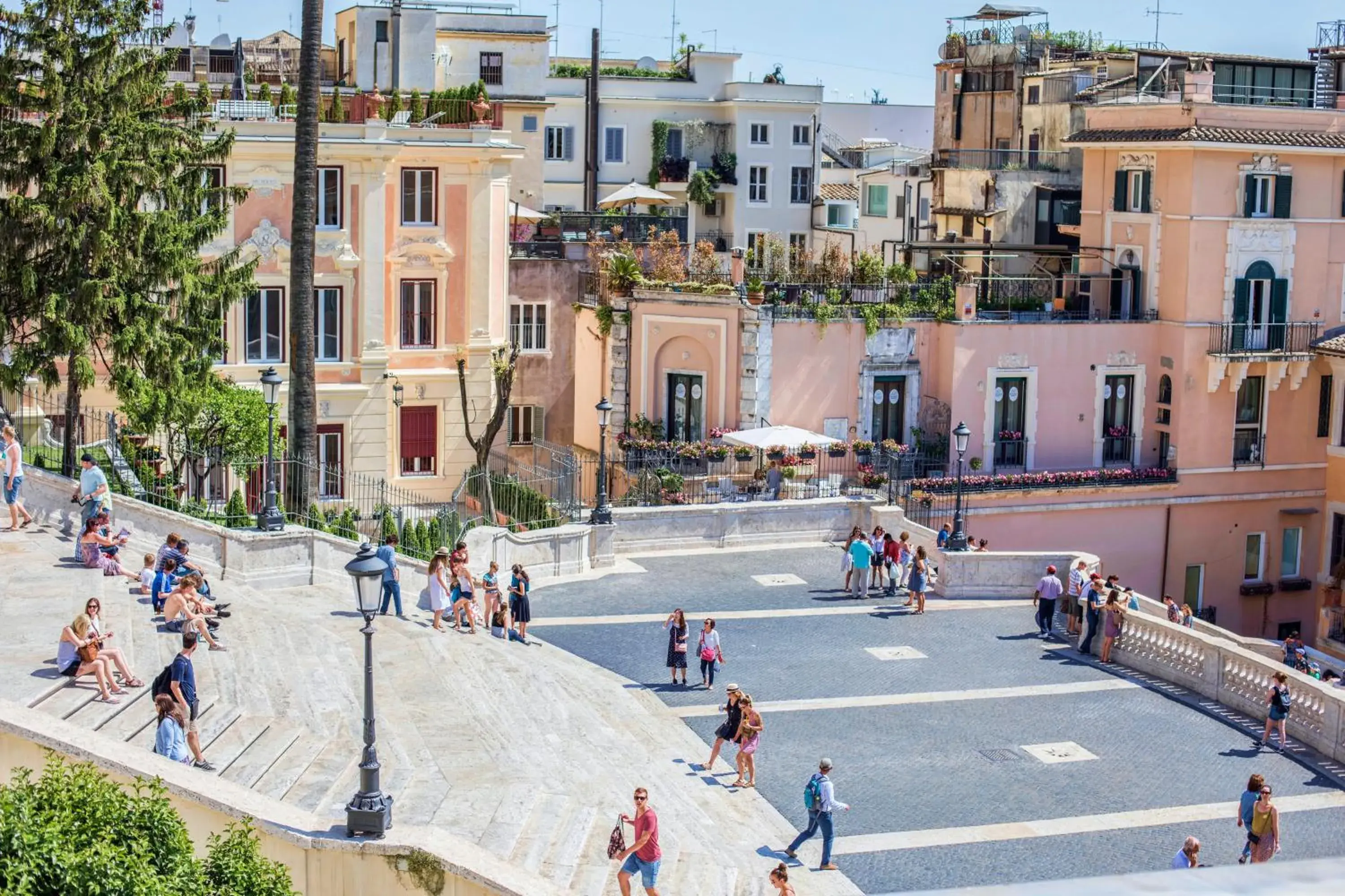 Facade/entrance in Royal Suite Trinità Dei Monti Facade/entrance in Royal Suite Trinità Dei Monti