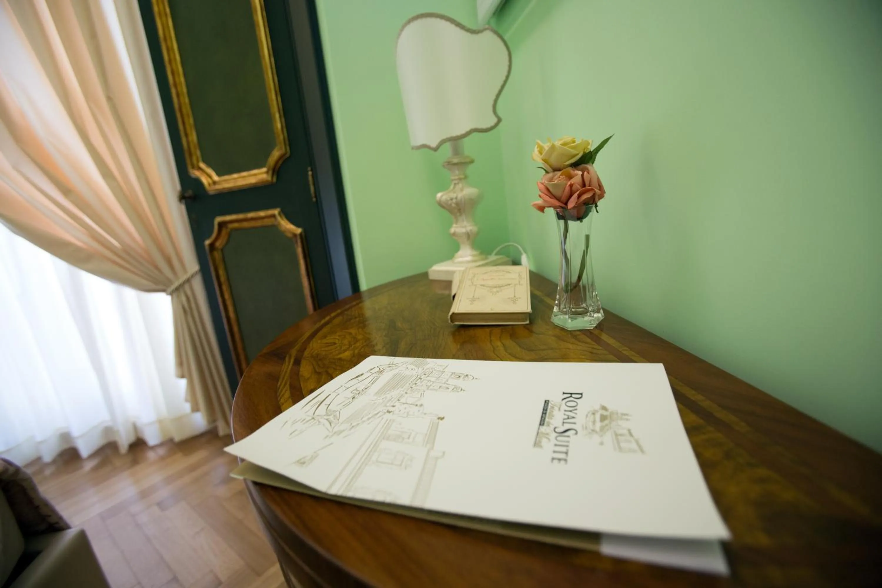 Decorative detail in Royal Suite Trinità Dei Monti