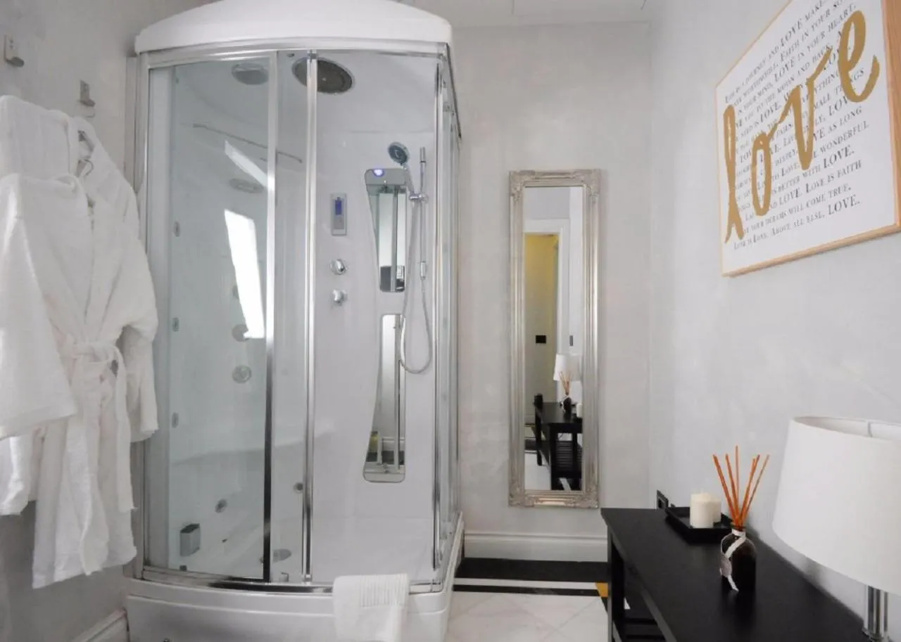 Bathroom in Royal Suite Trinità Dei Monti