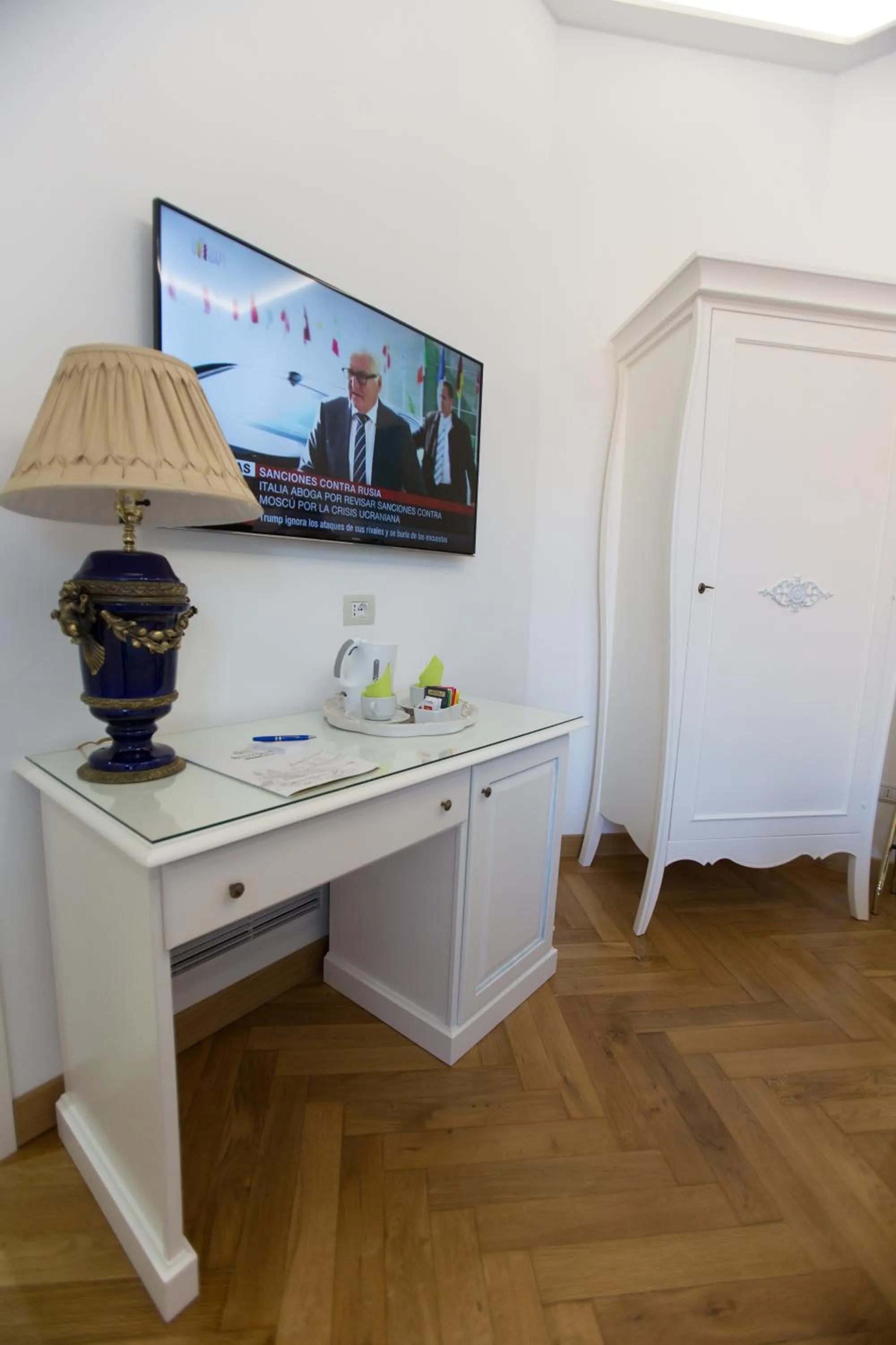 TV and multimedia in Royal Suite Trinità Dei Monti