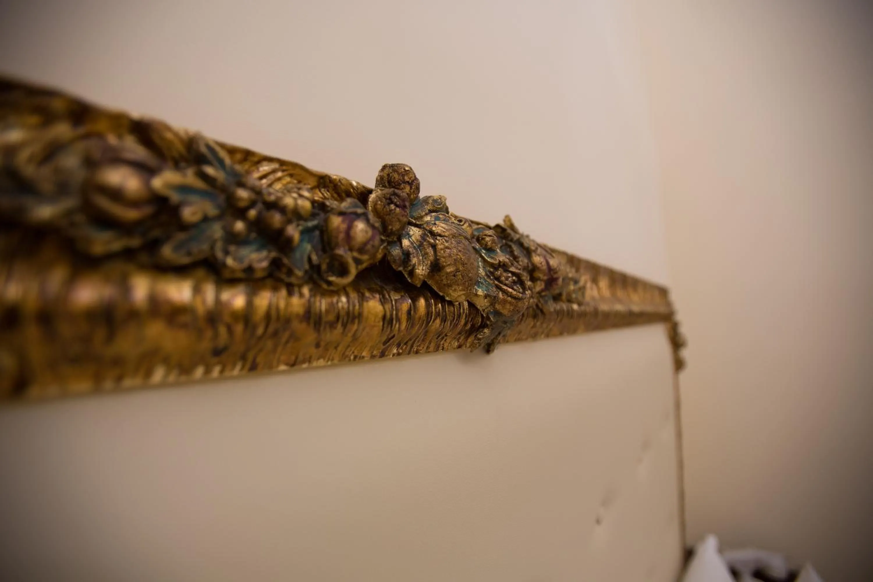 Decorative detail in Royal Suite Trinità Dei Monti