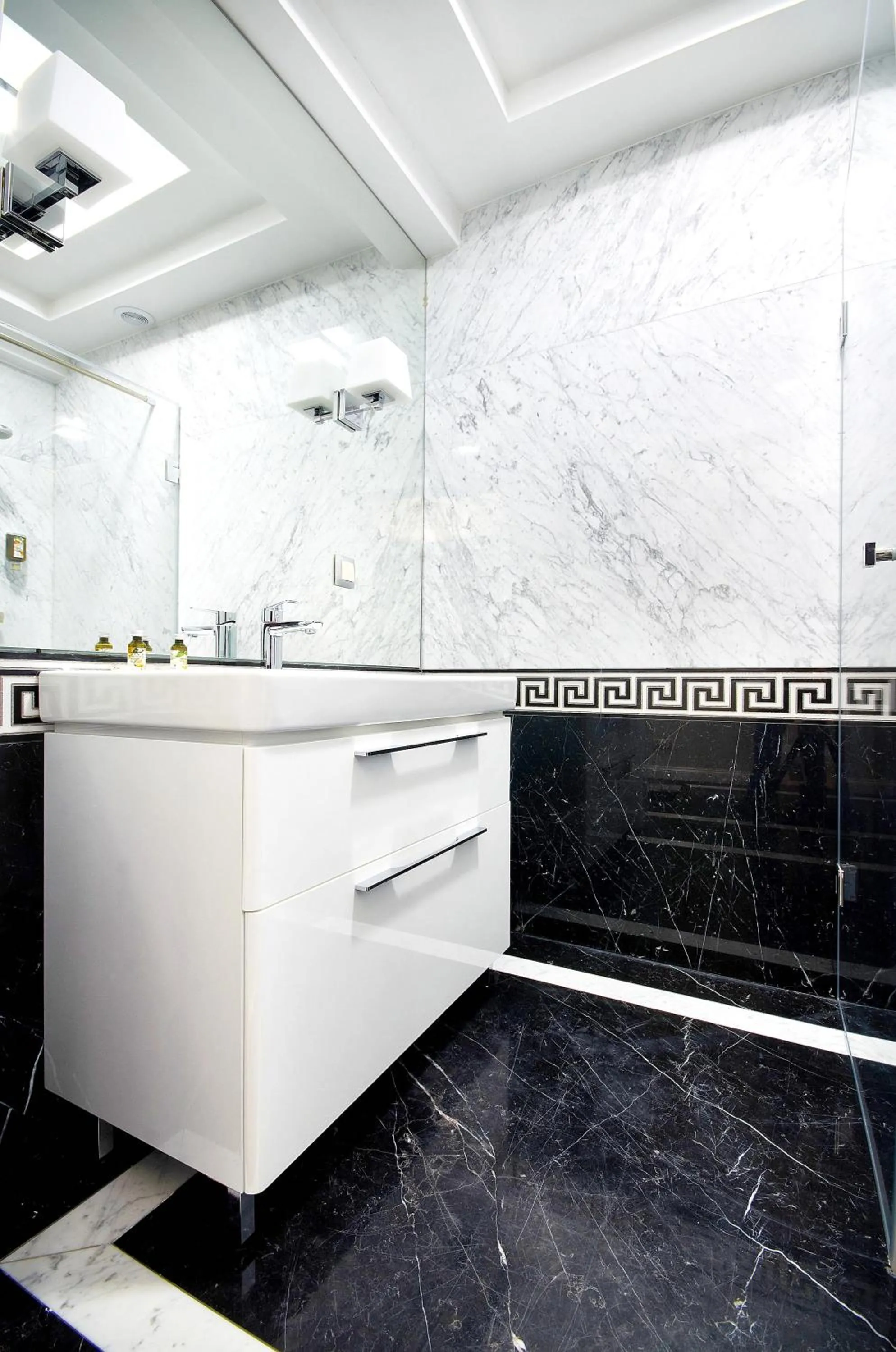 Shower in Komturia Old Town by Fahrenheit