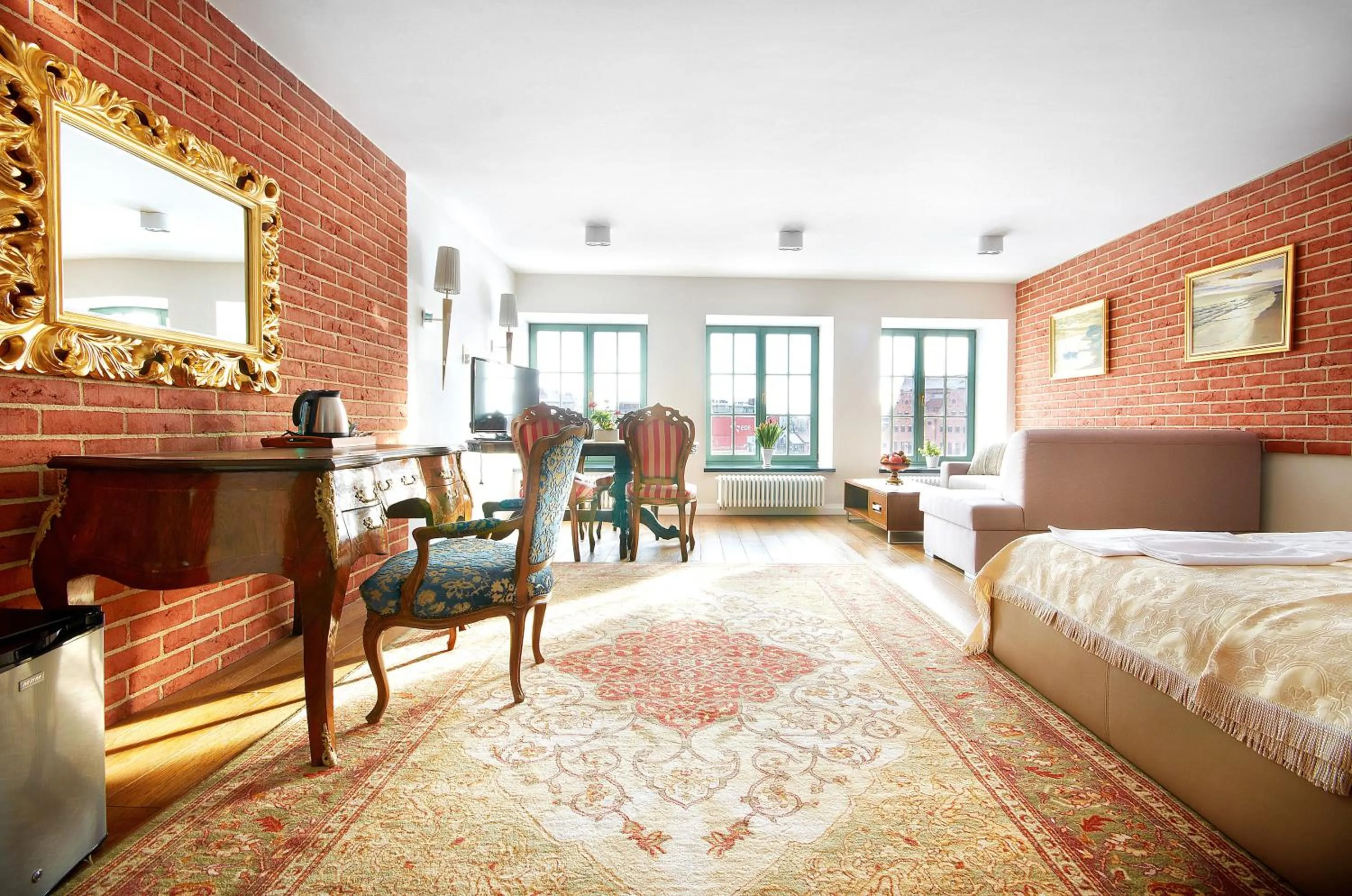 TV and multimedia, Bed in Komturia Old Town by Fahrenheit