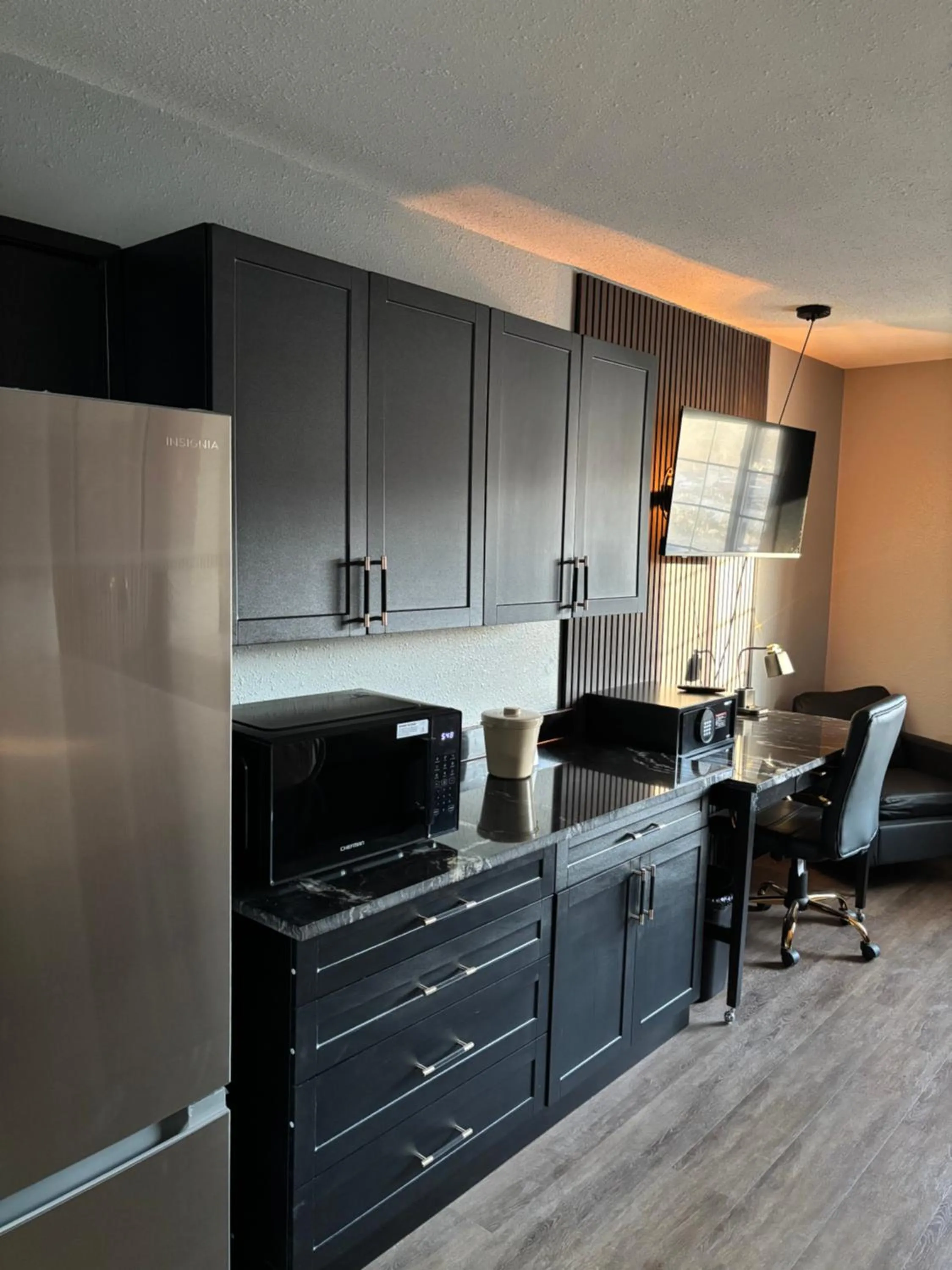 Plymouth Suites