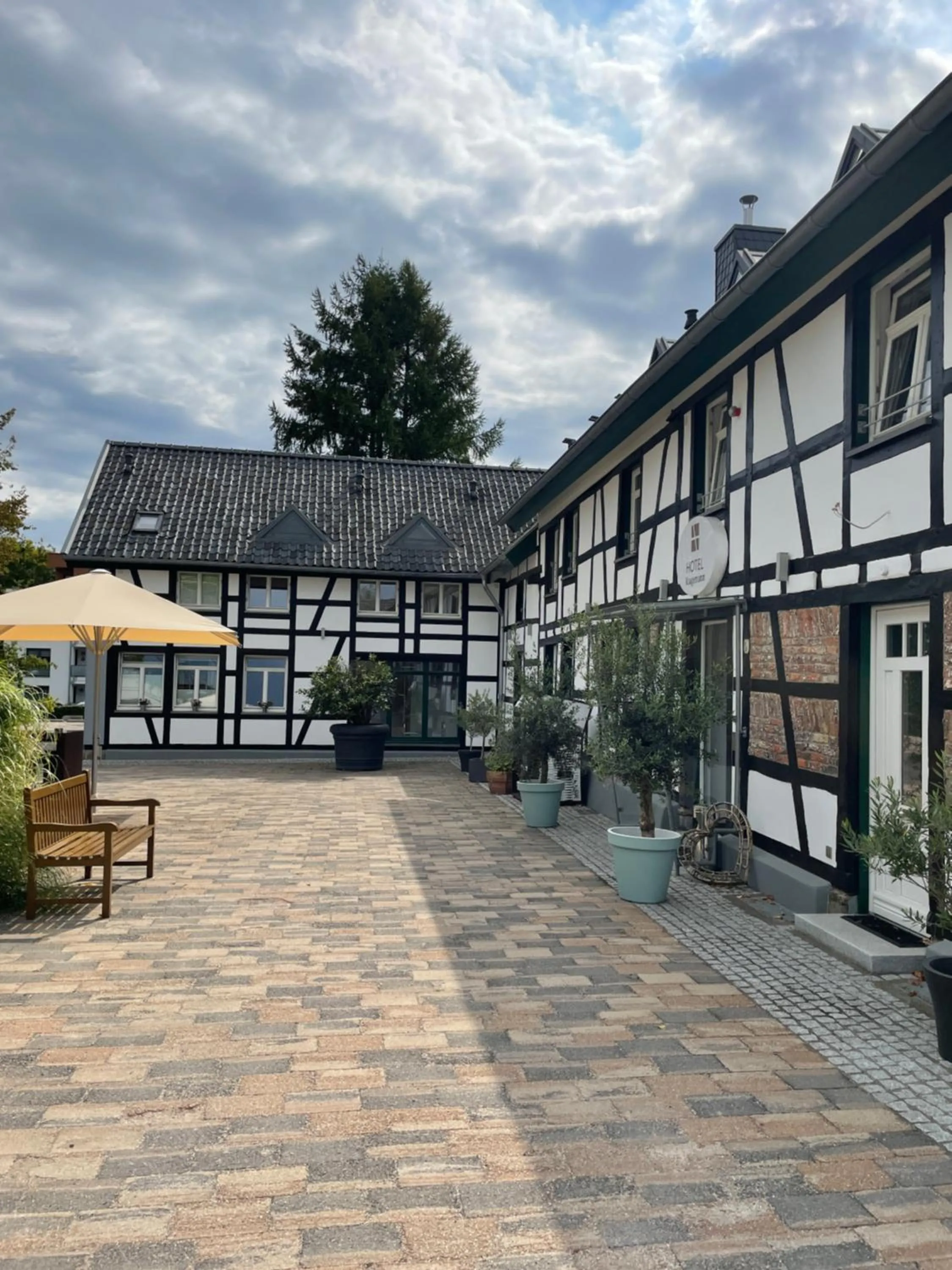 Property building in Kragemann Hotel & Vinothek