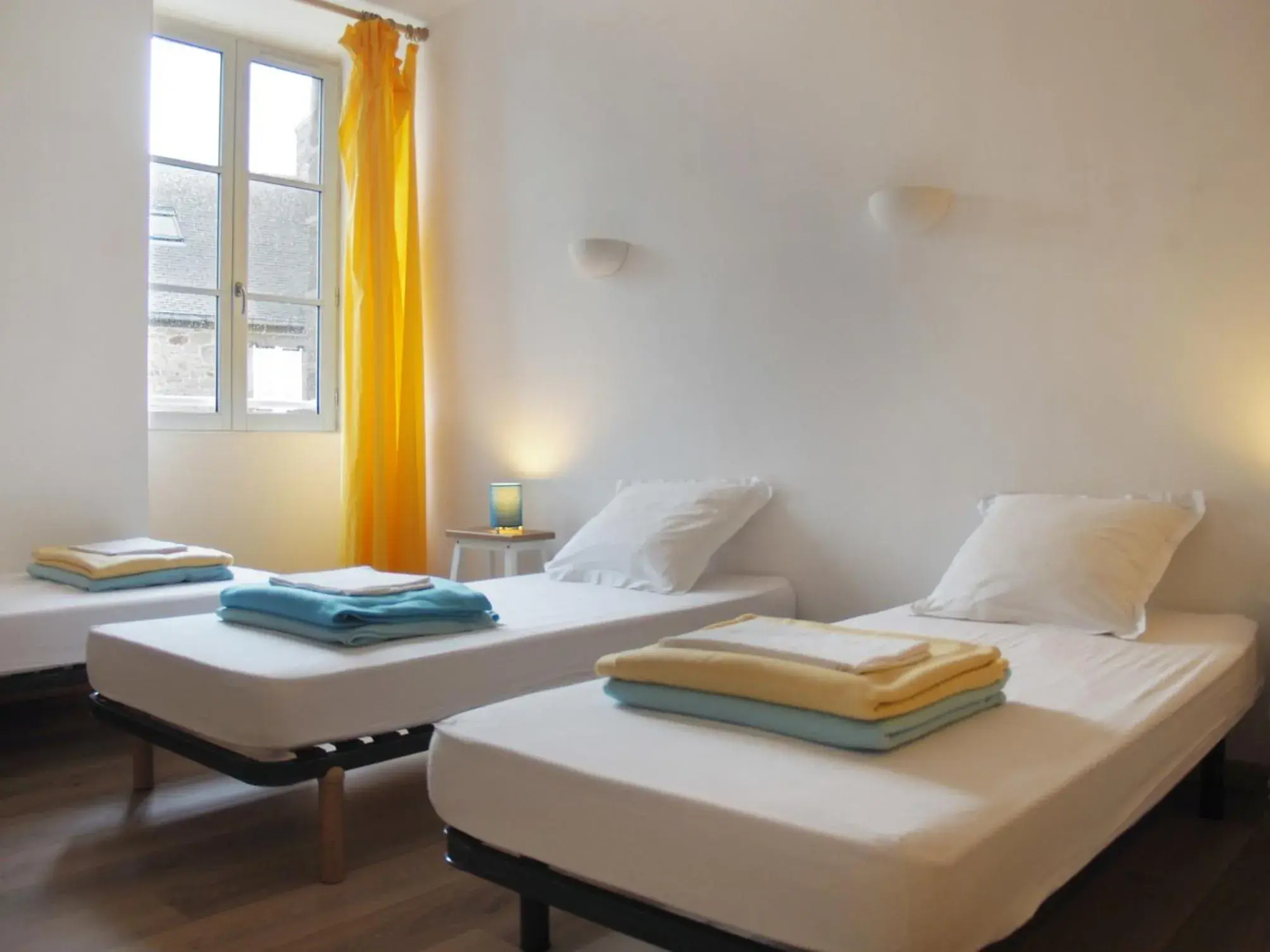 Twin Room - single occupancy in Gîte Les Pingouins de l'Aber Twin Room - single occupancy in Gîte Les Pingouins de l'Aber