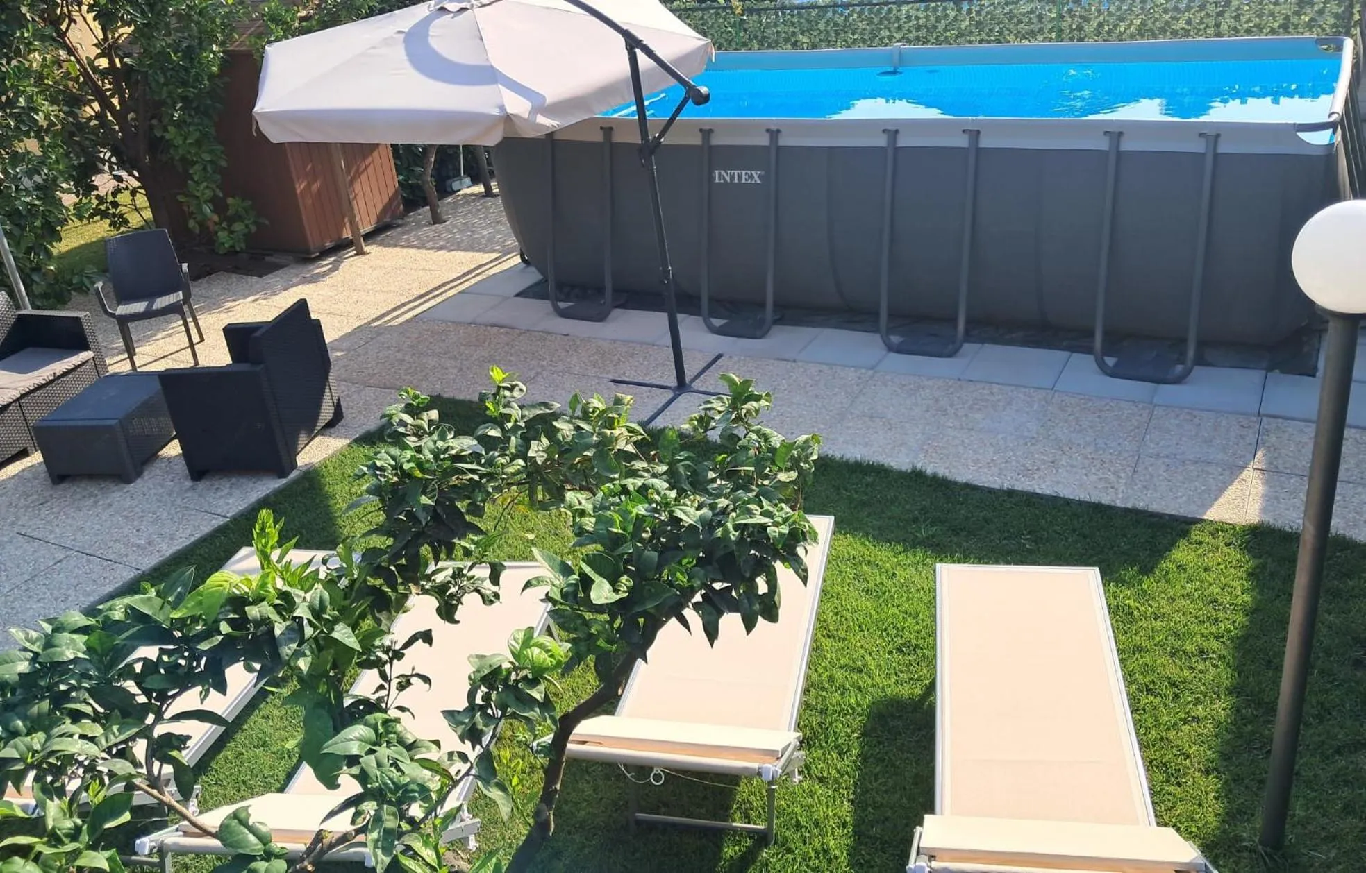 Pool view in B&B Villa Rosa