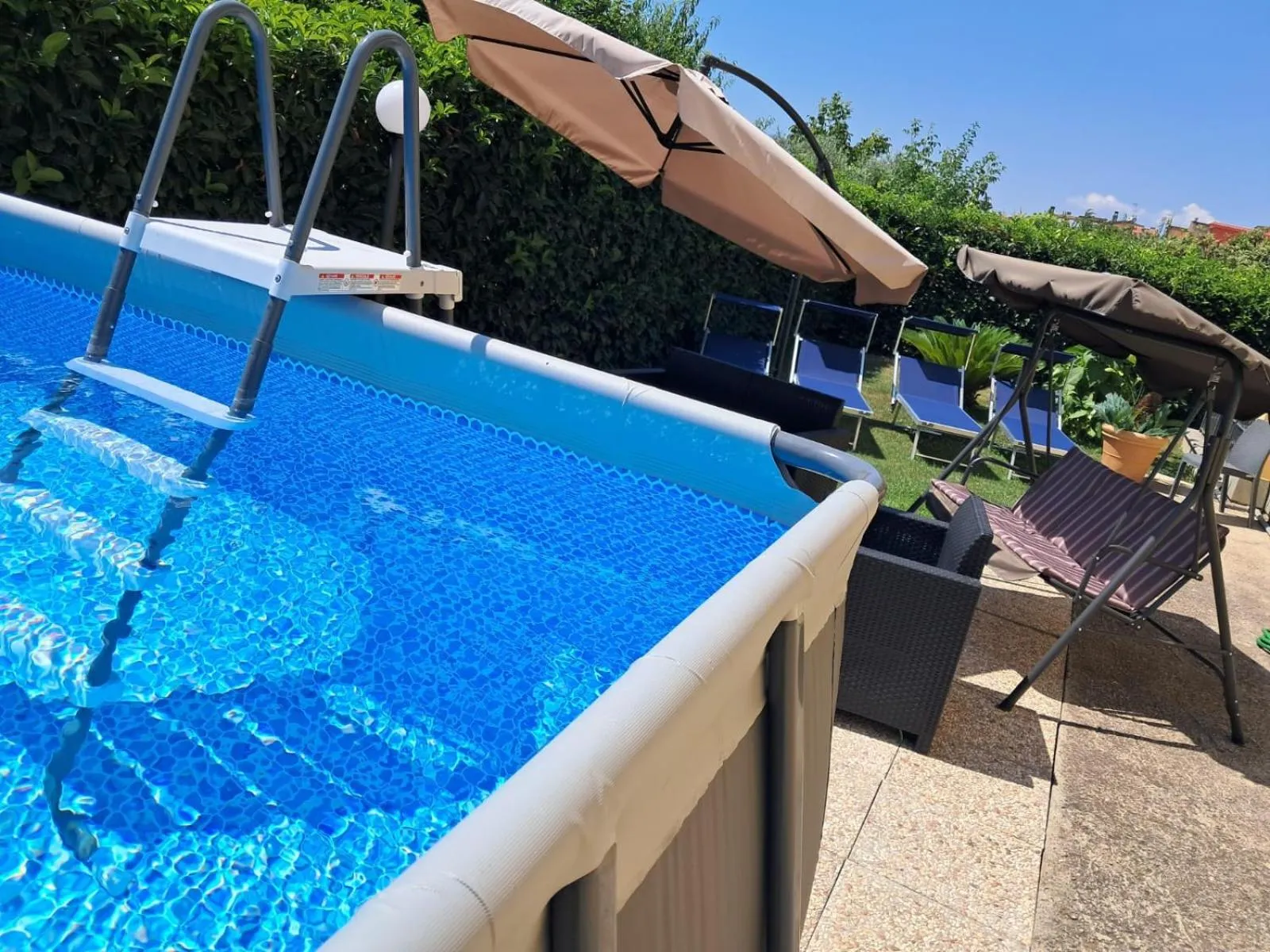 sunbed in B&B Villa Rosa