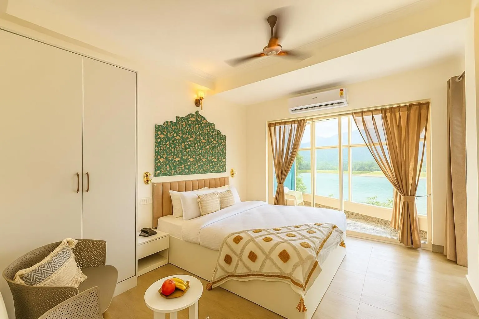 The Neeraj Ganga Rajmahal Wellness With Ganga View