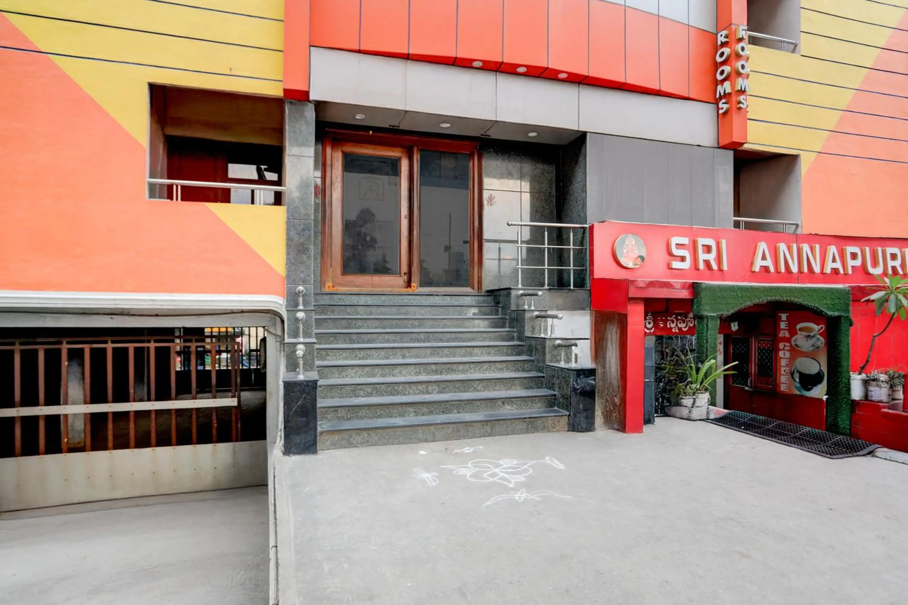 Facade/entrance in Hotel O by OYO ANNAPURNA RESIDENCY