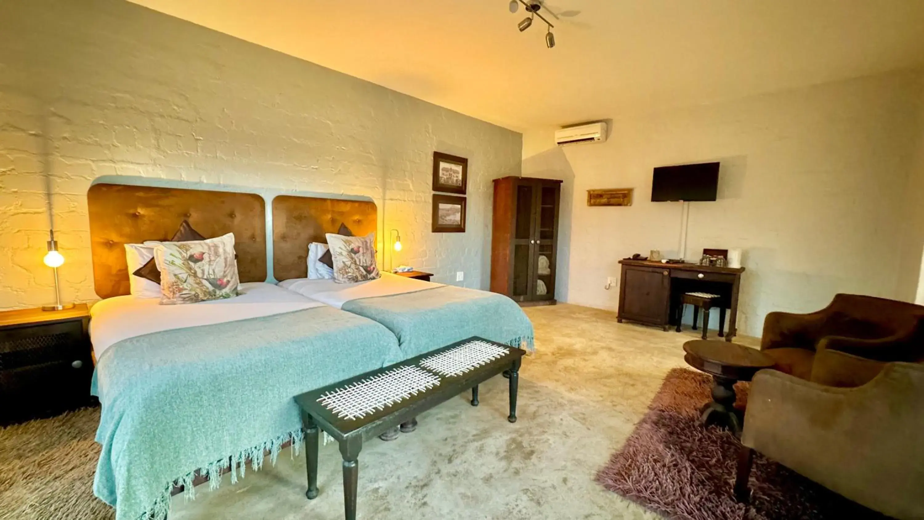 Property building, Bed in River Crossing Lodge Property building, Bed in River Crossing Lodge