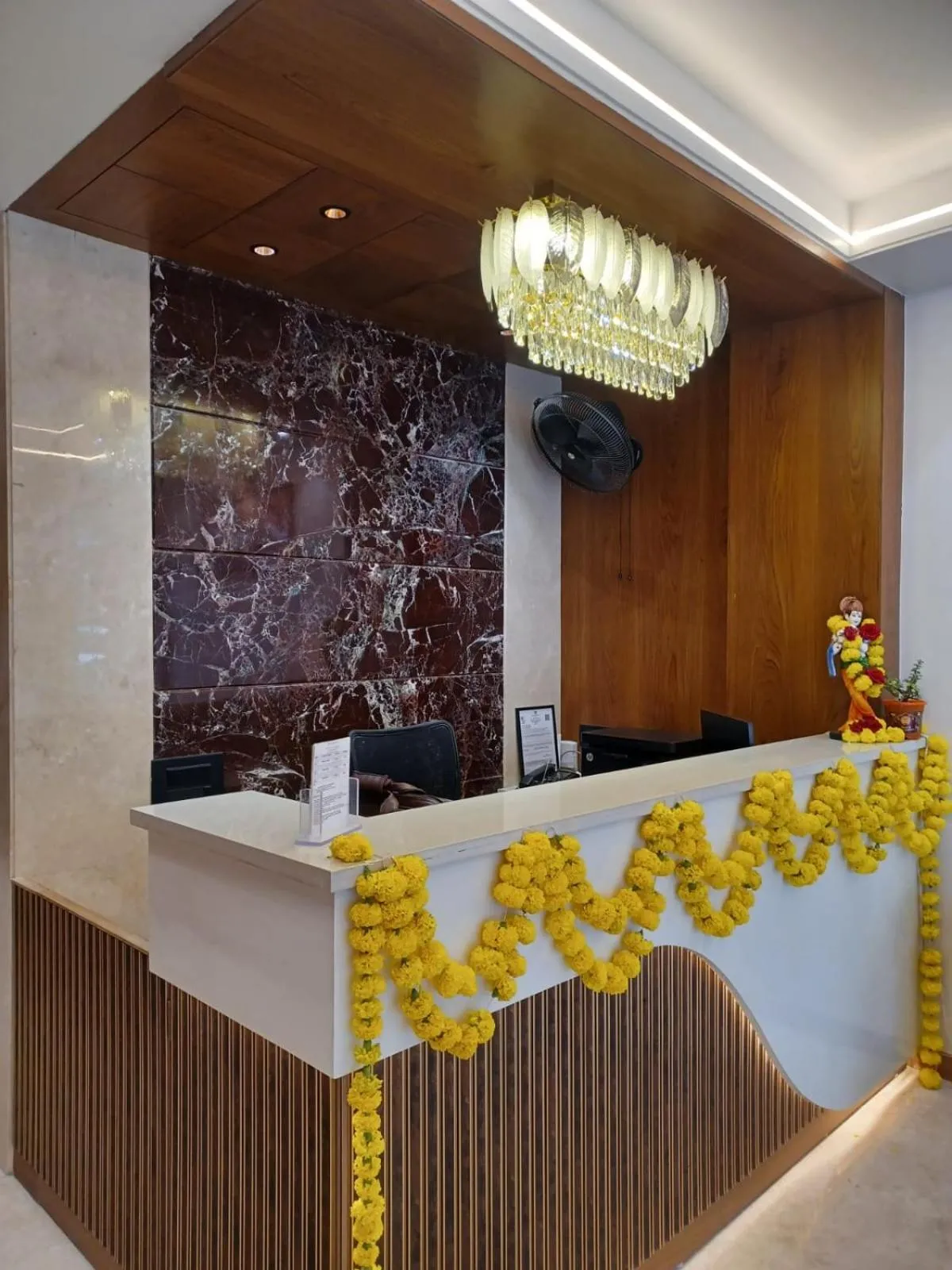 Hotel Roop Cliff, Bhopal