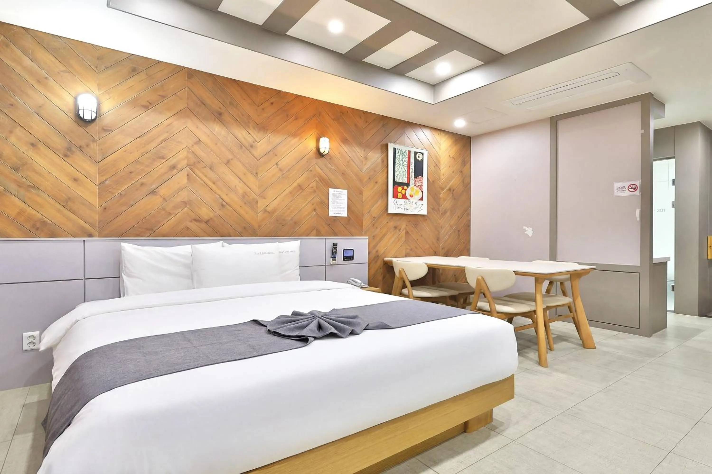 Bedroom, Bed in The Ciel