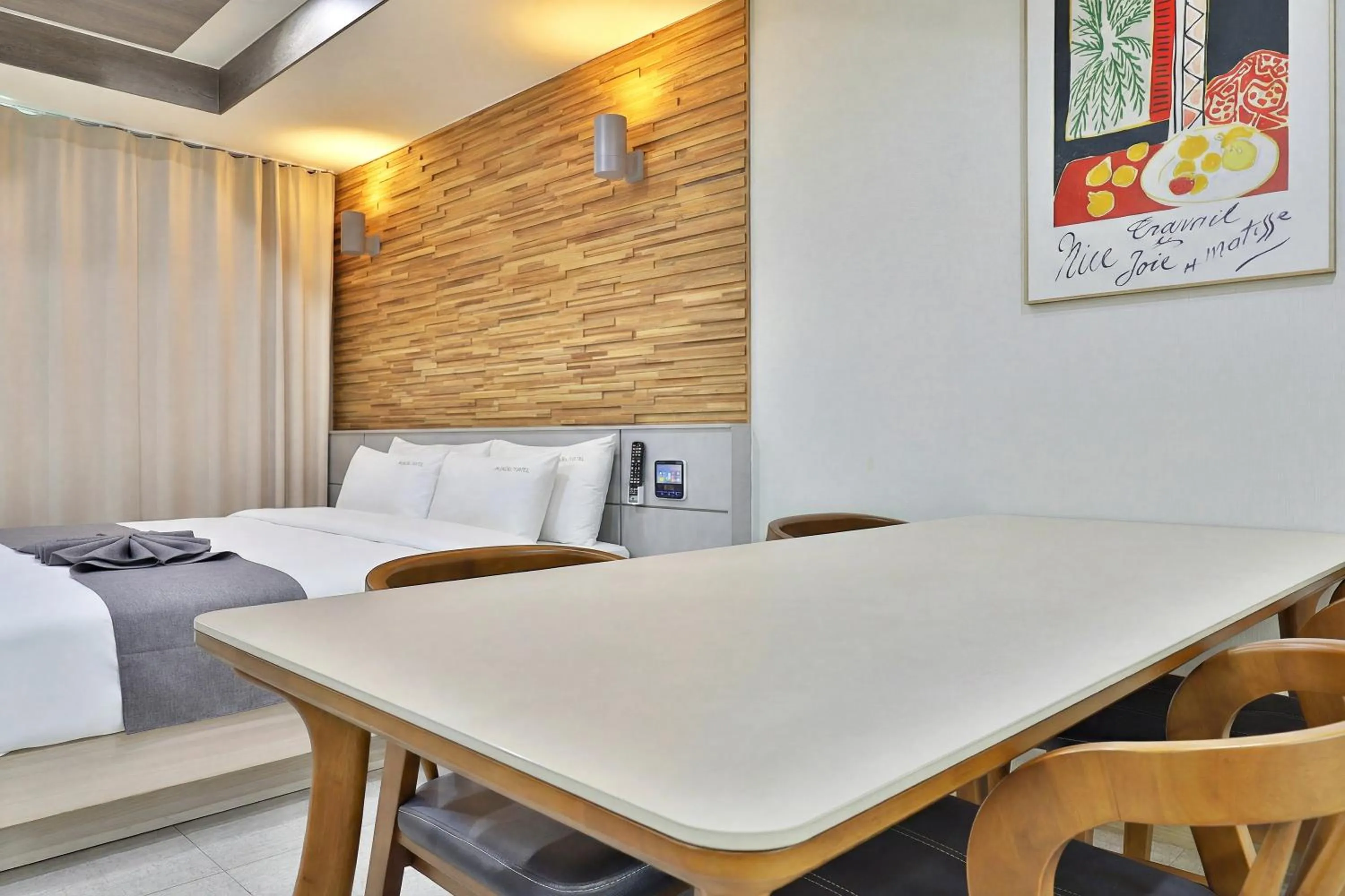 Bedroom, Bed in The Ciel