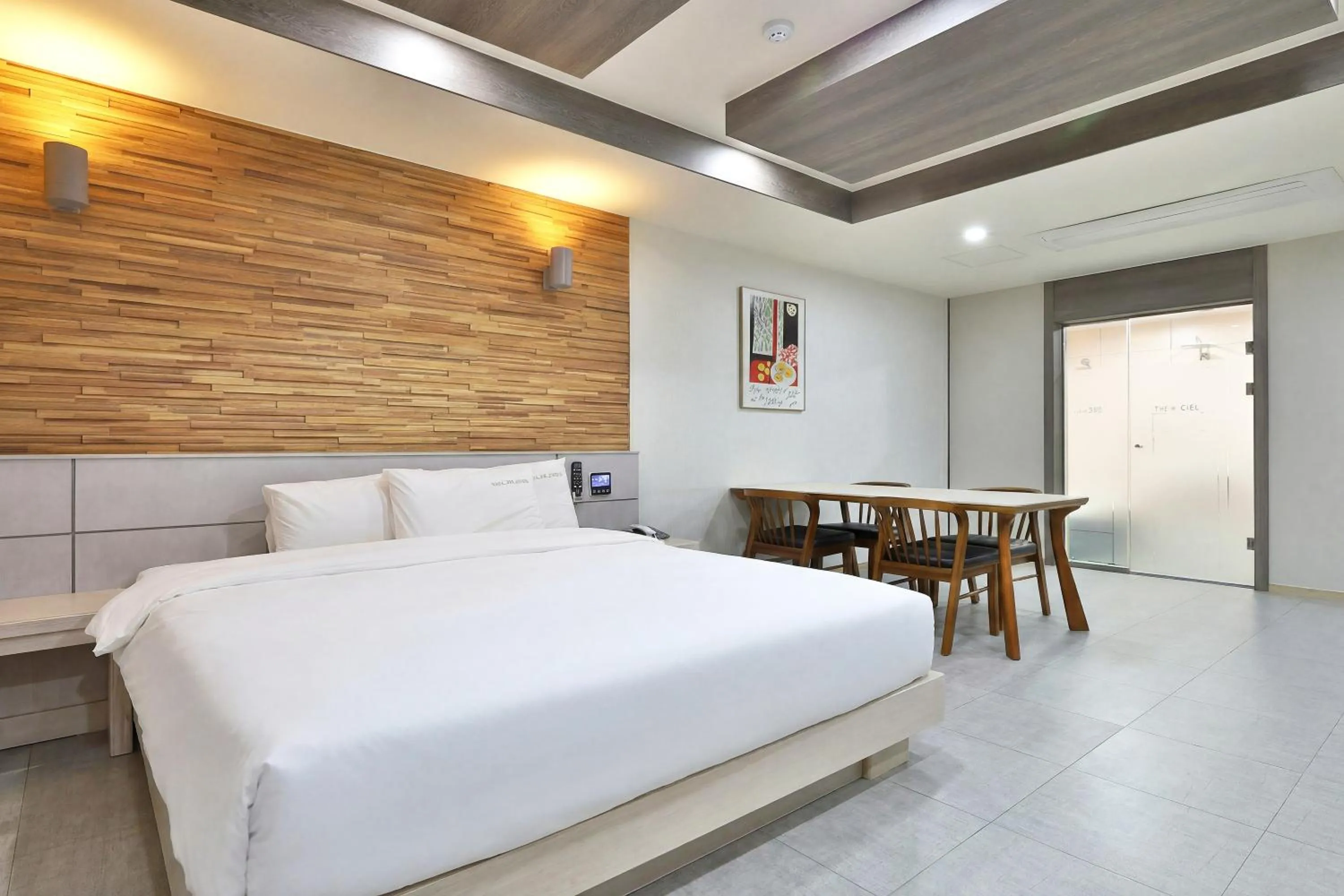 Bedroom, Bed in The Ciel