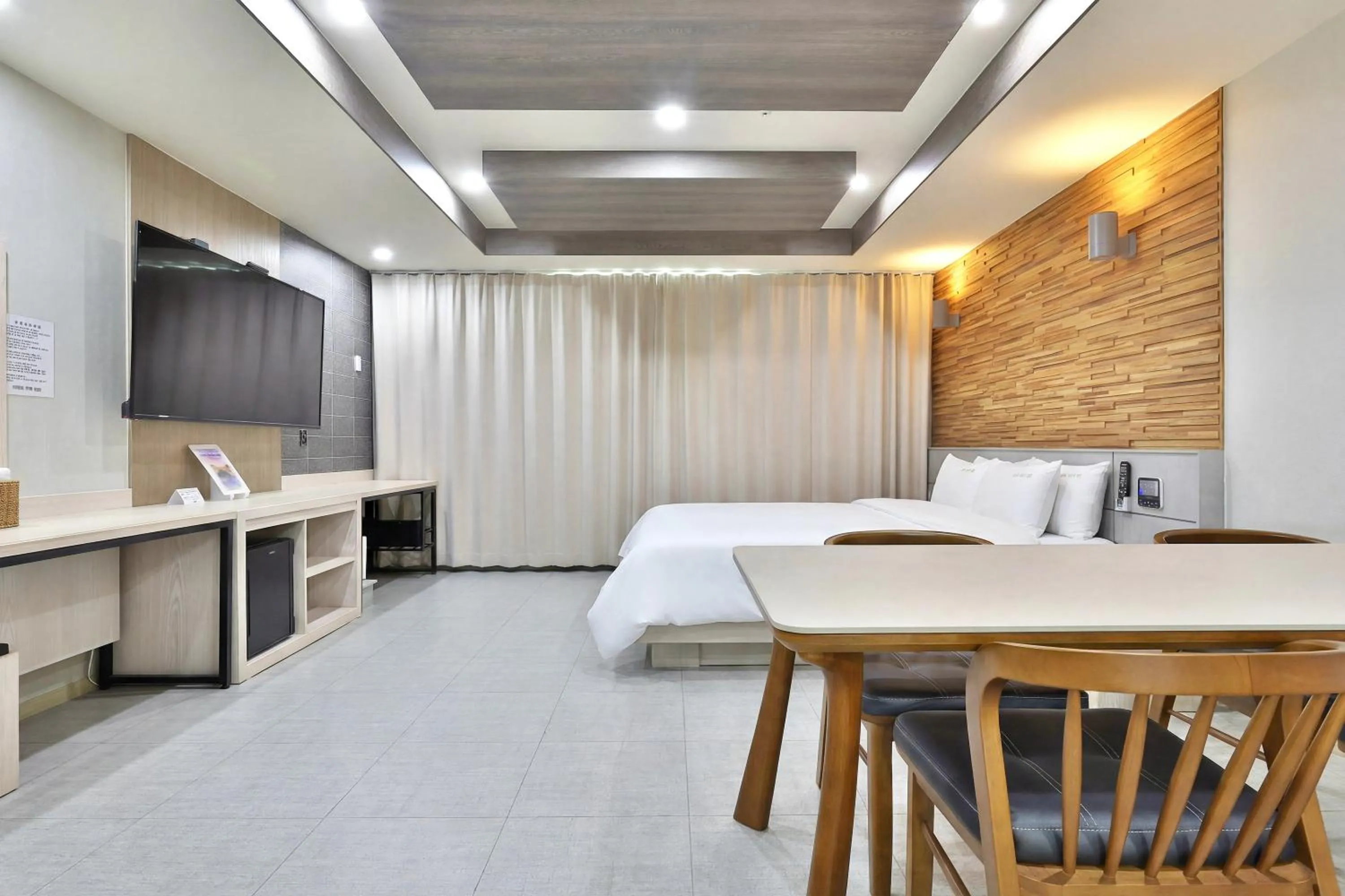 Bedroom, Bed in The Ciel
