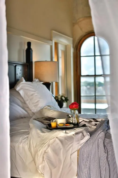 Bedroom, Bed in Hotel Emma at Pearl on the Riverwalk