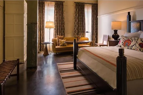 Bedroom, Bed in Hotel Emma at Pearl on the Riverwalk