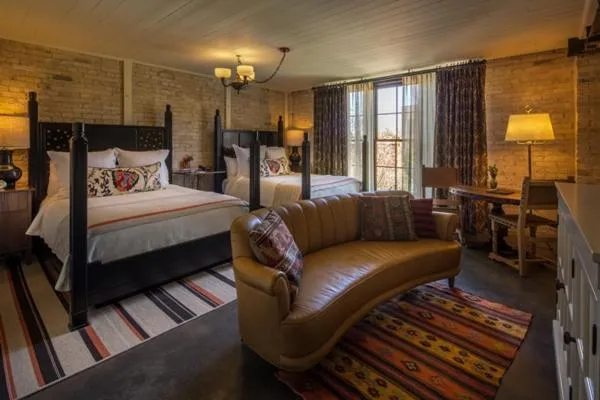 Bedroom, Bed in Hotel Emma at Pearl on the Riverwalk