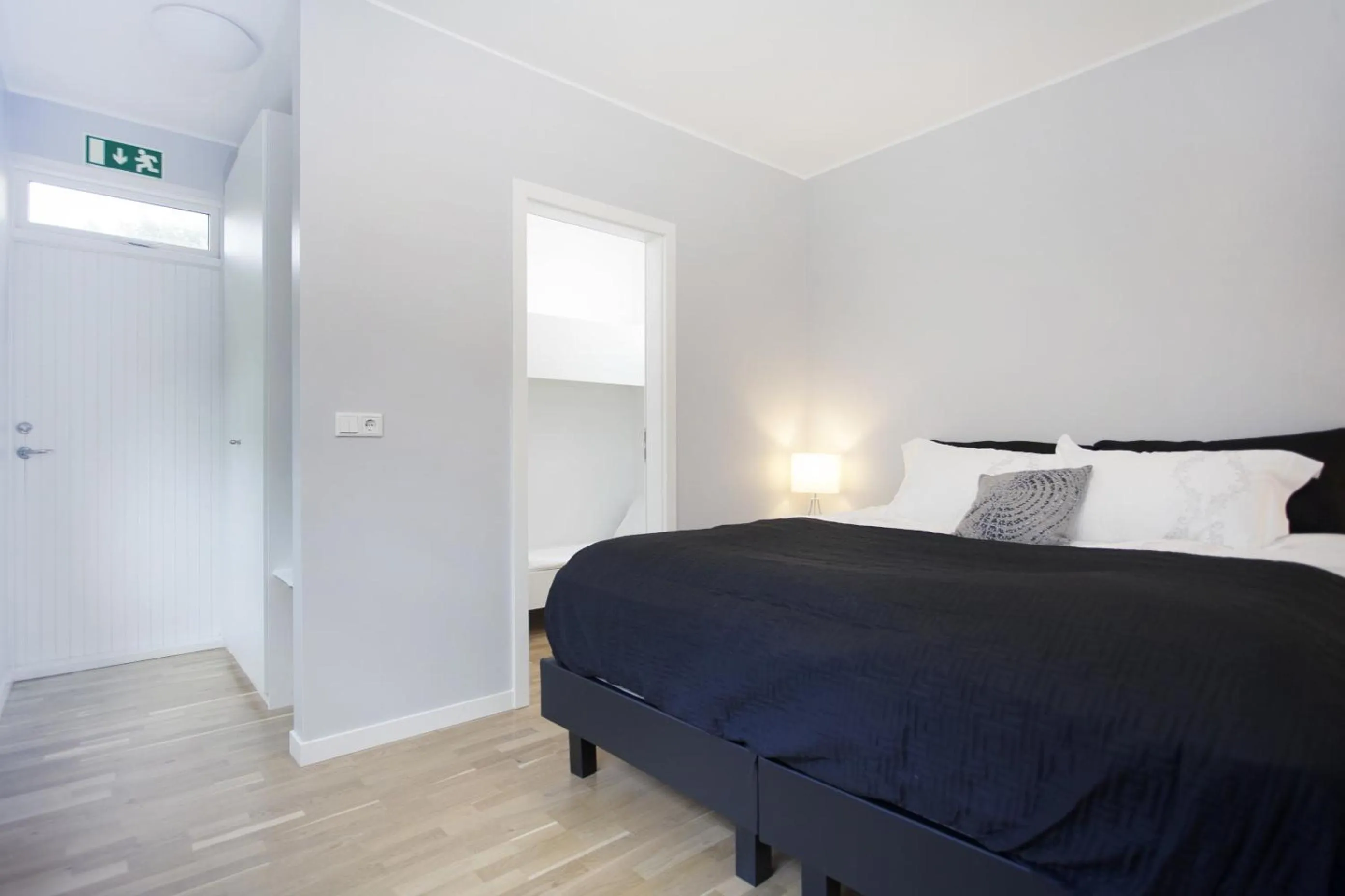 Bedroom, Bed in Blue Luxury Apartments