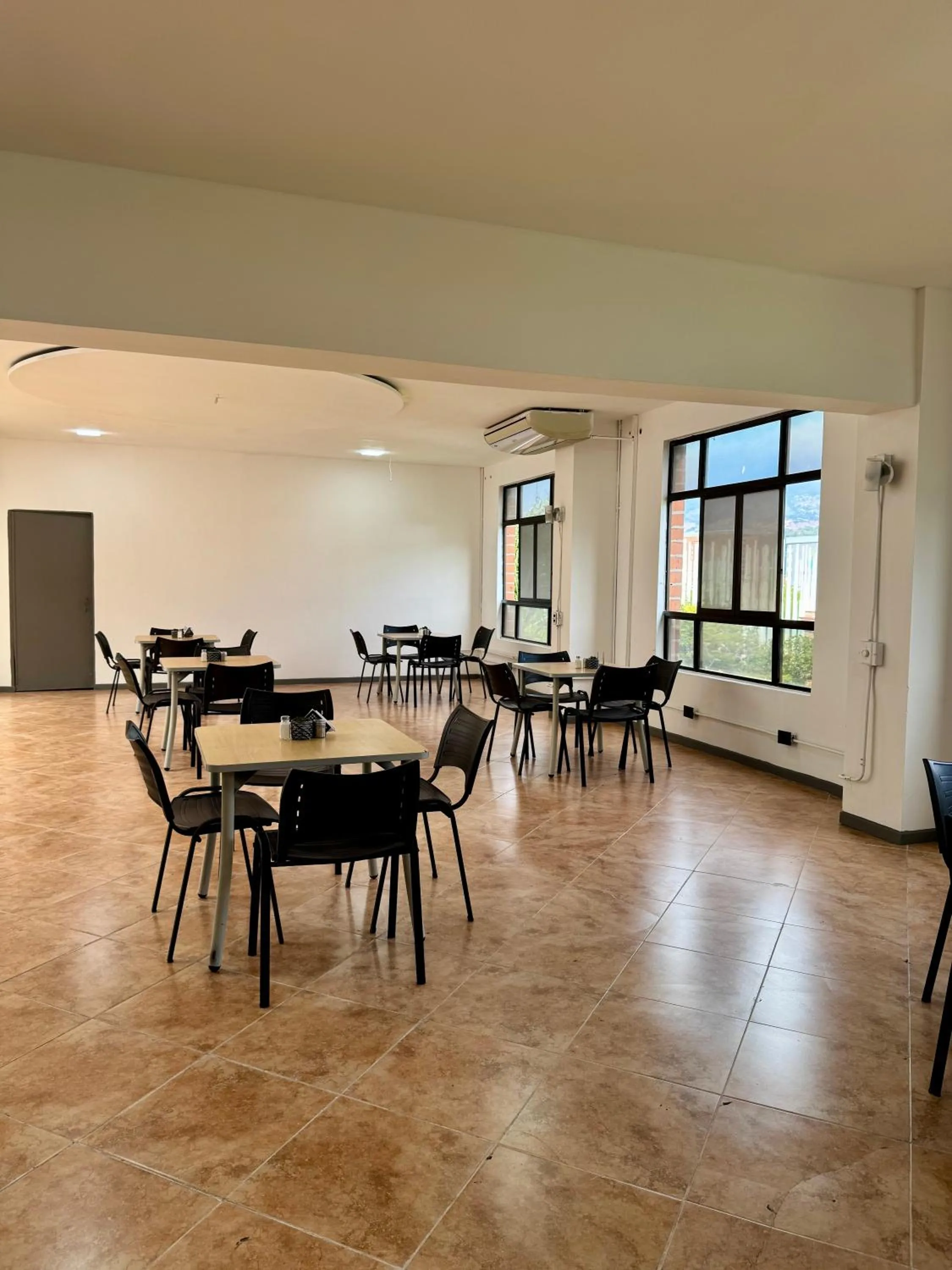 Restaurant/places to eat in Hotel Plaza Mayor 44