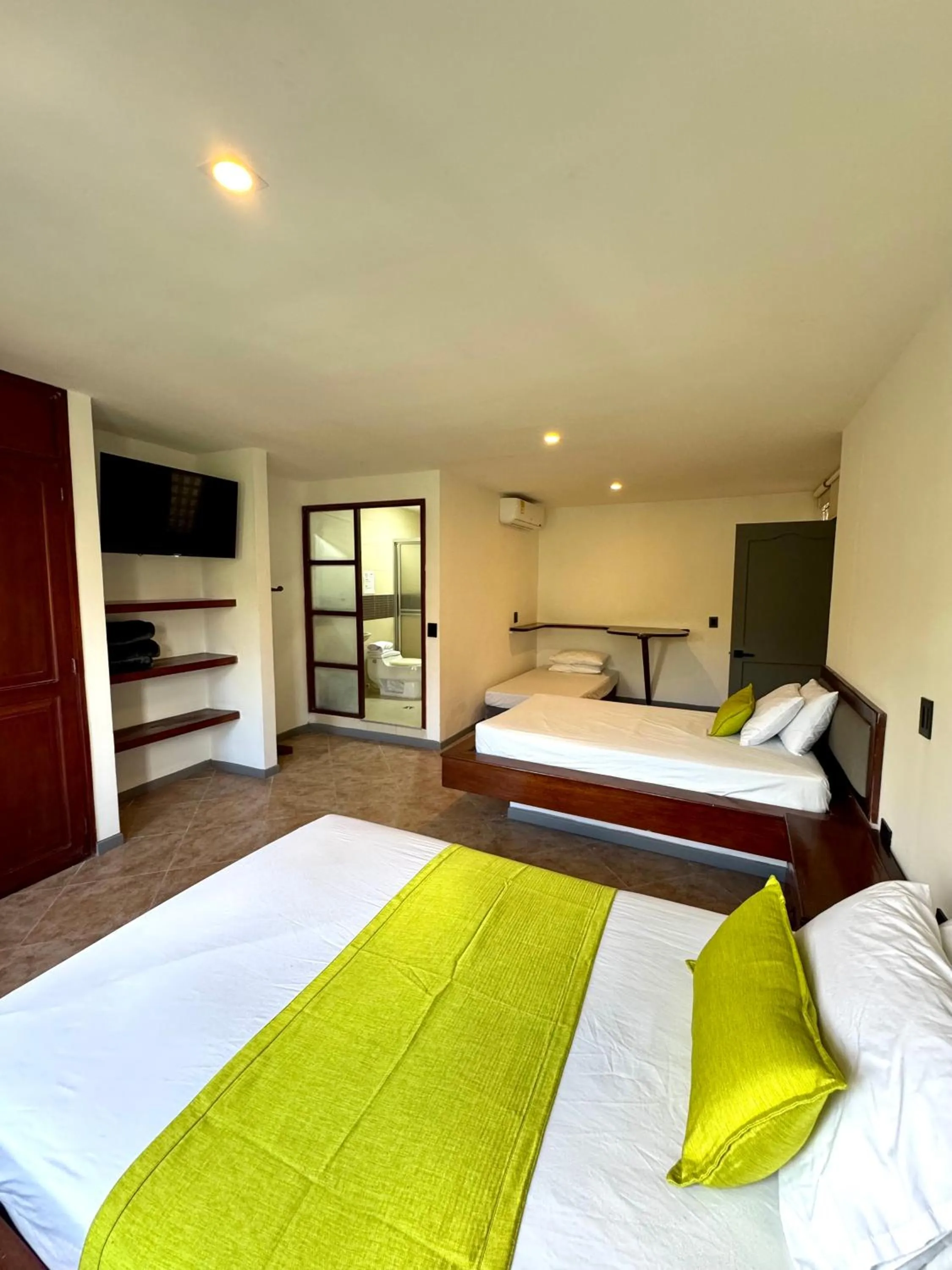Photo of the whole room, Bed in Hotel Plaza Mayor 44