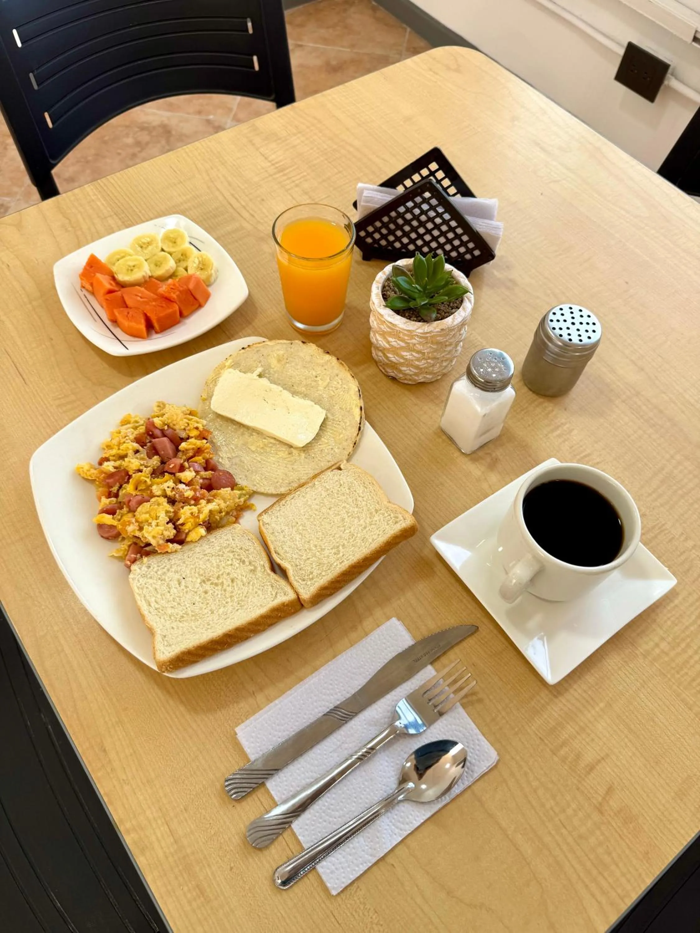 Breakfast in Hotel Plaza Mayor 44