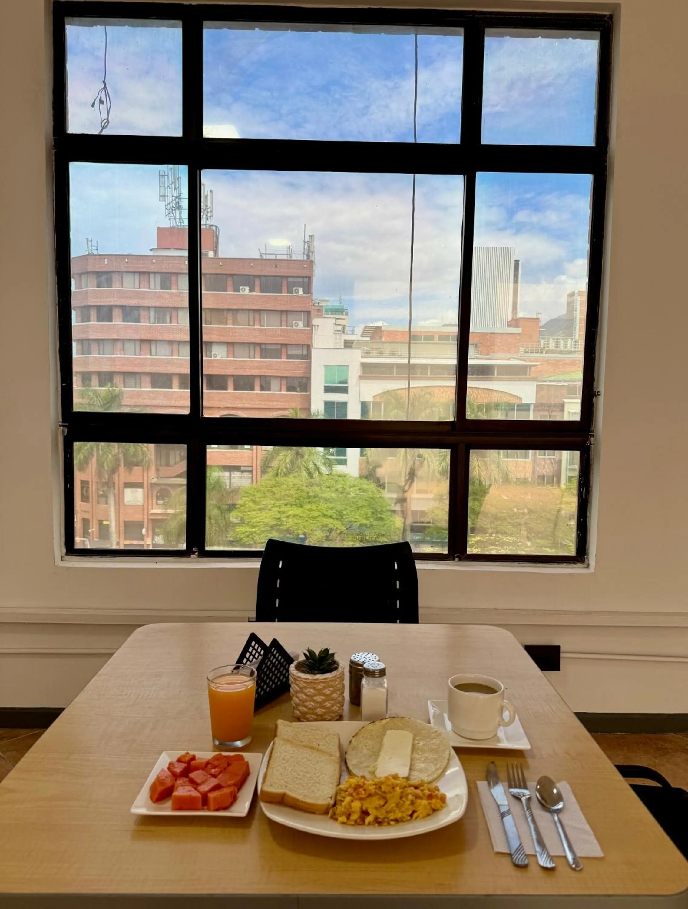 Restaurant/places to eat in Hotel Plaza Mayor 44
