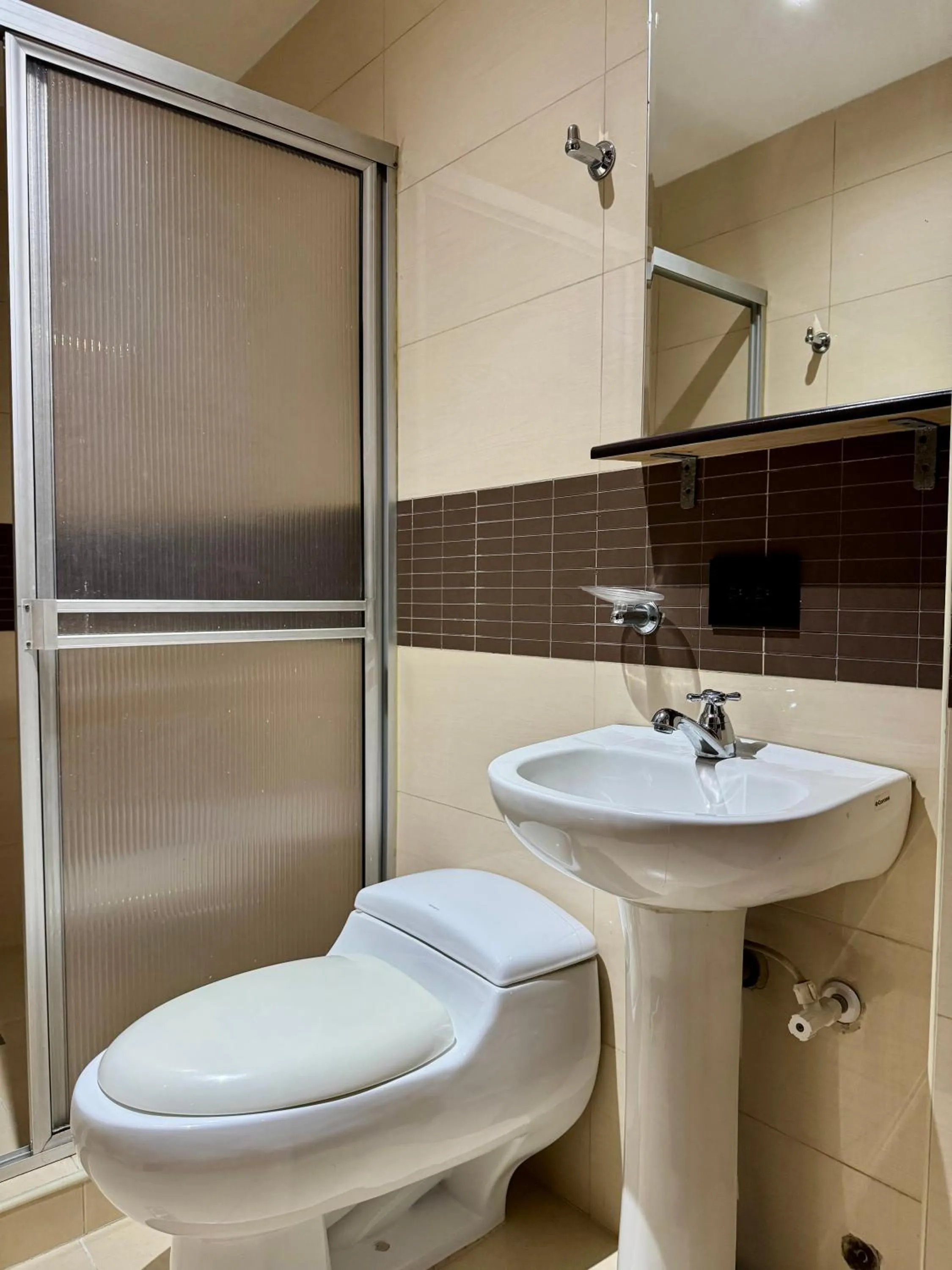 Bathroom in Hotel Plaza Mayor 44