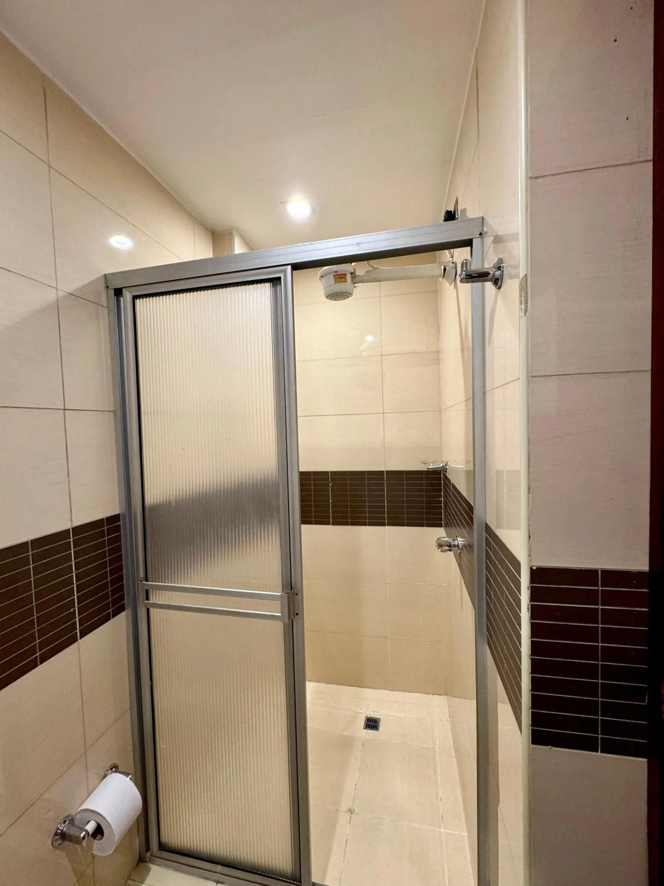 Shower in Hotel Plaza Mayor 44