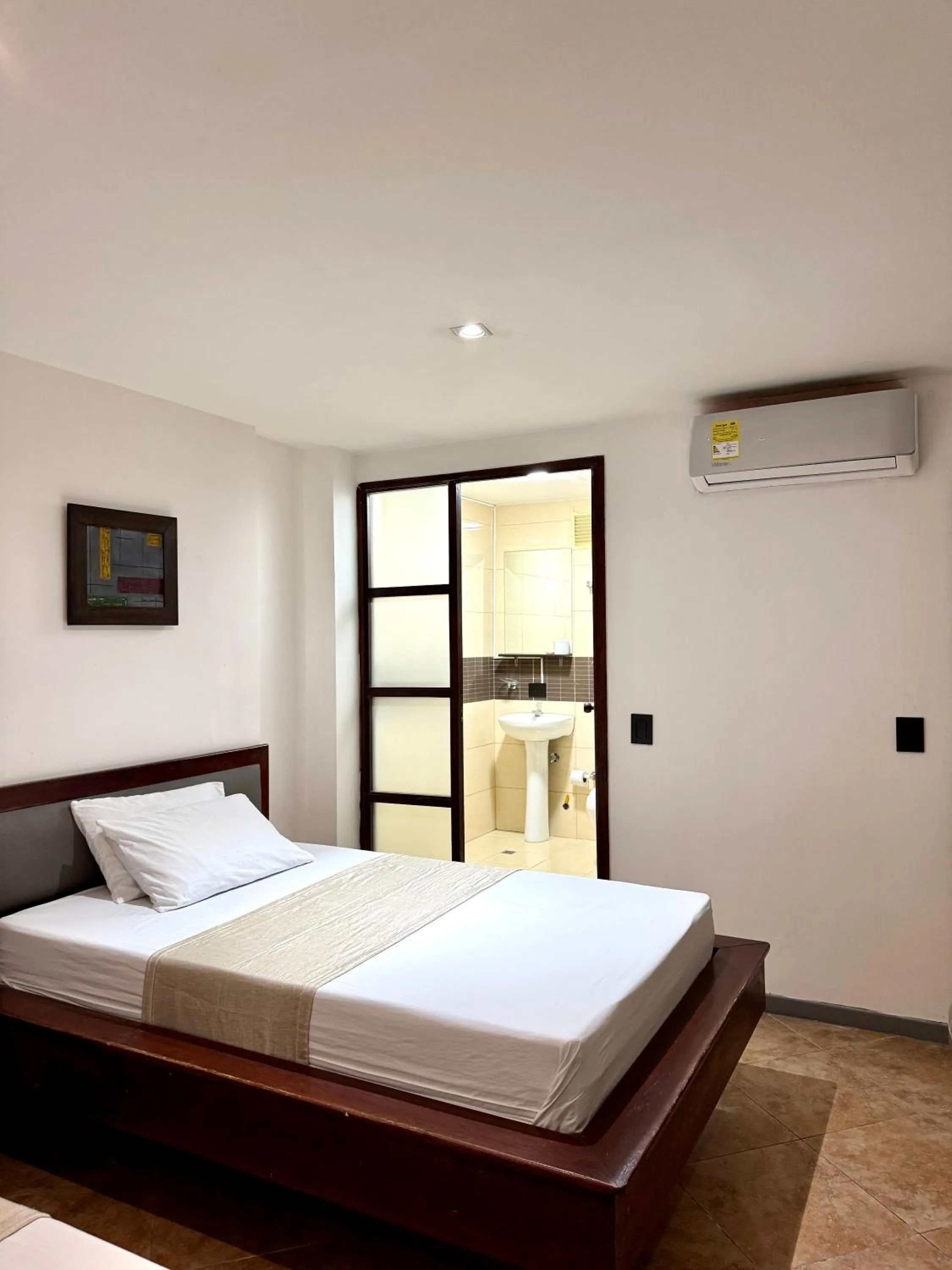 air conditioner, Bed in Hotel Plaza Mayor 44