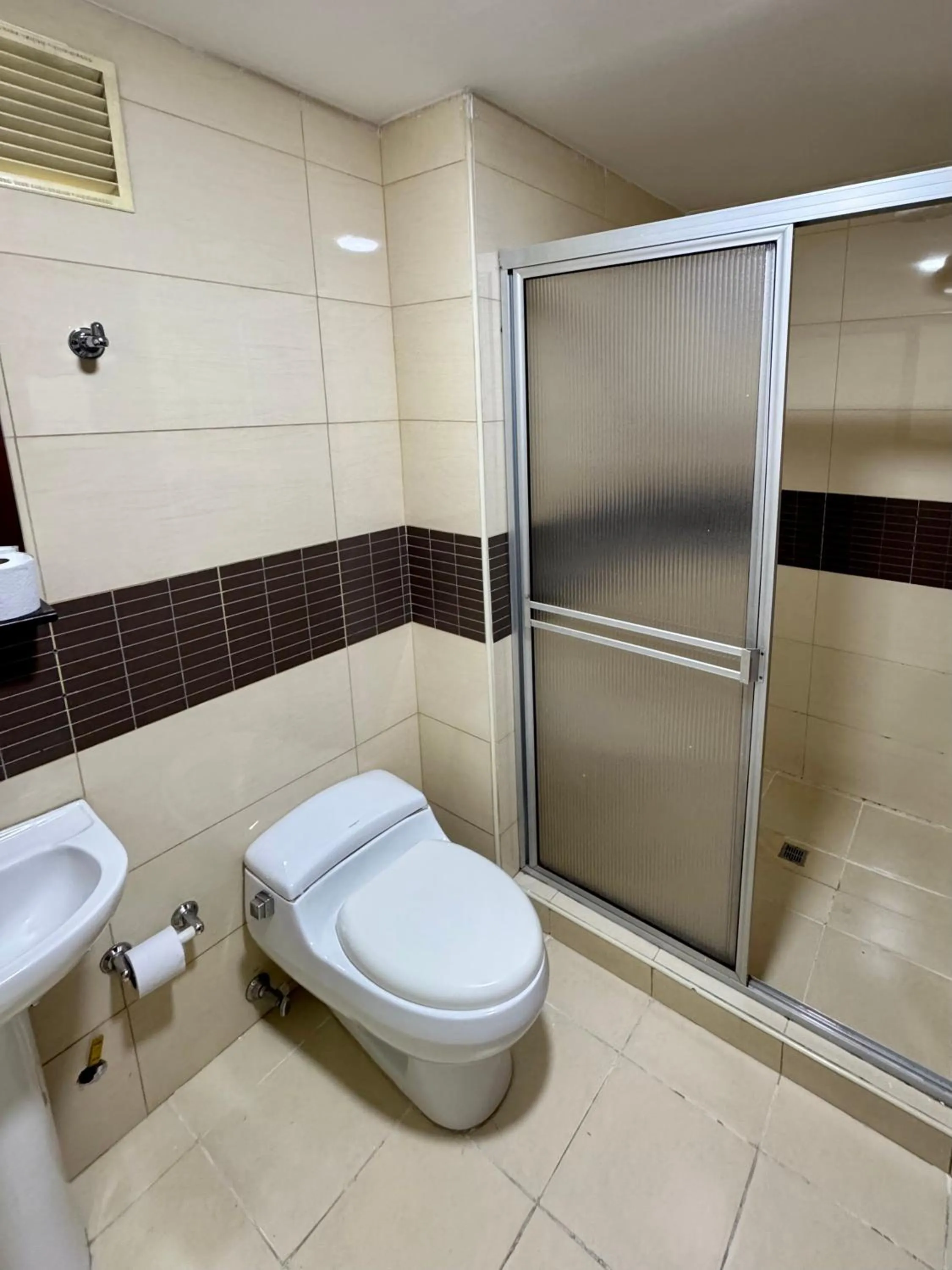 Bathroom in Hotel Plaza Mayor 44