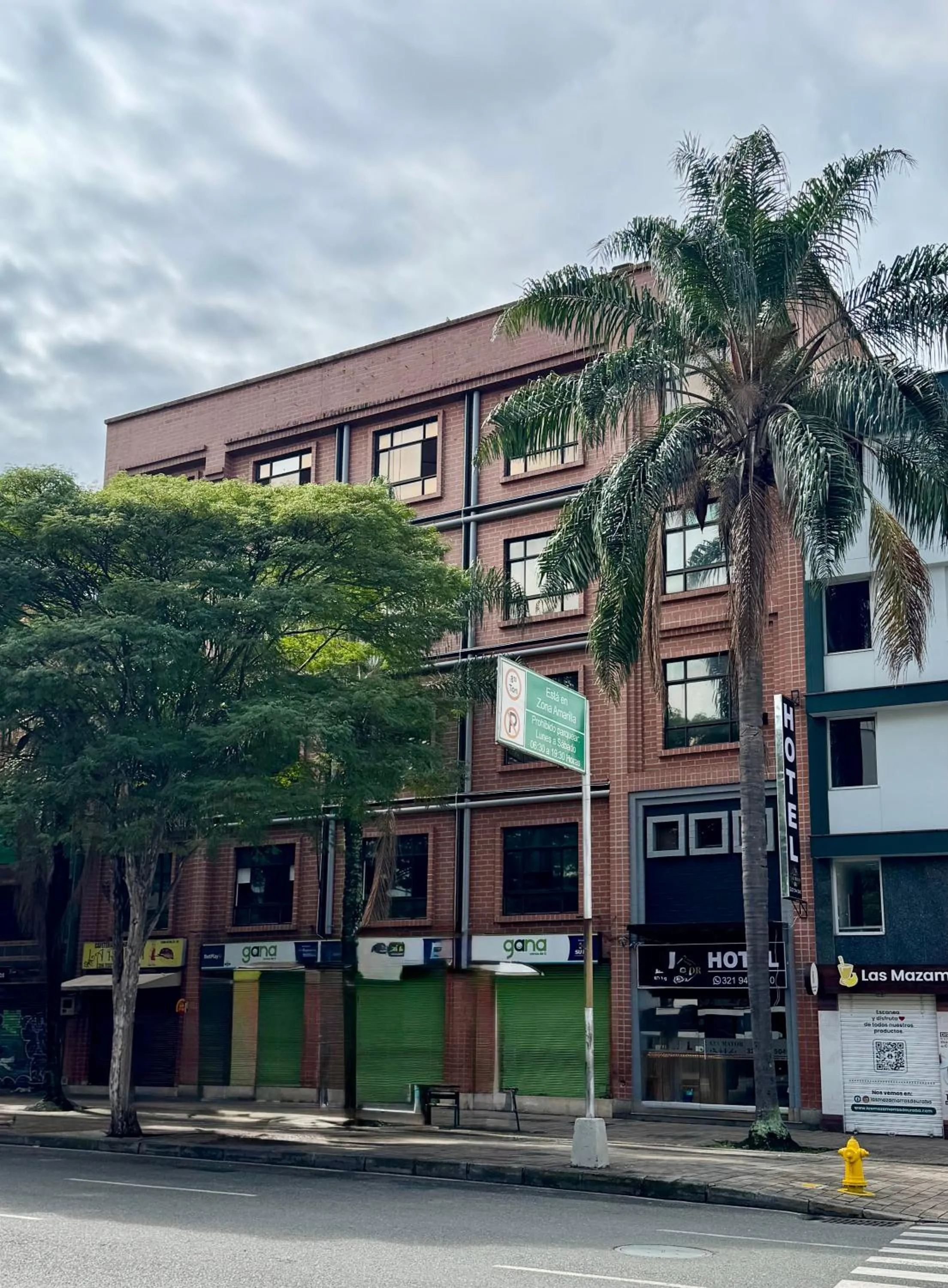 Property building in Hotel Plaza Mayor 44