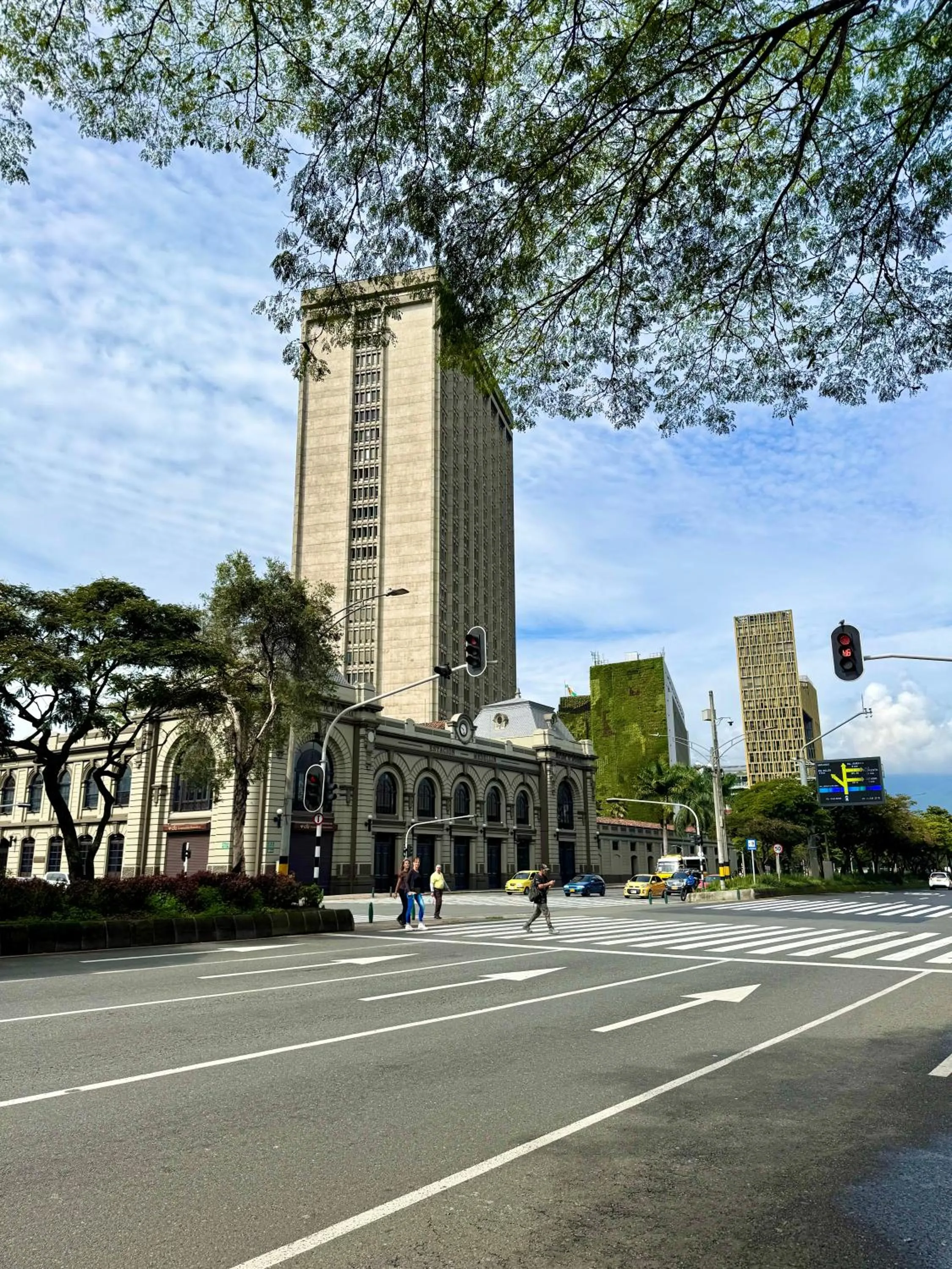 Neighbourhood in Hotel Plaza Mayor 44