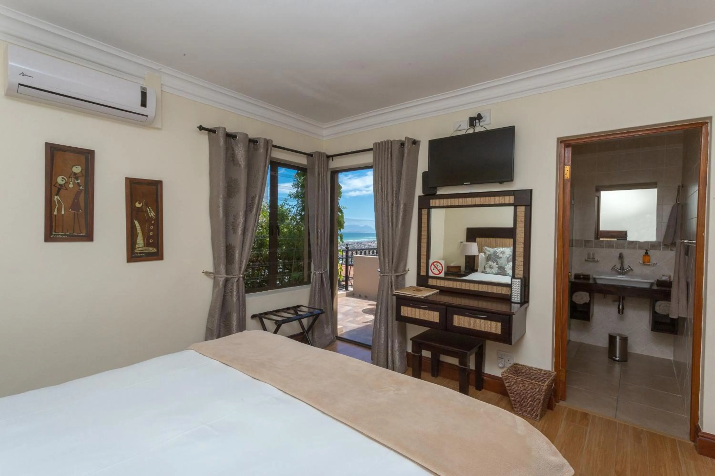 Sea view, Bed in Blue Horizon Guest House