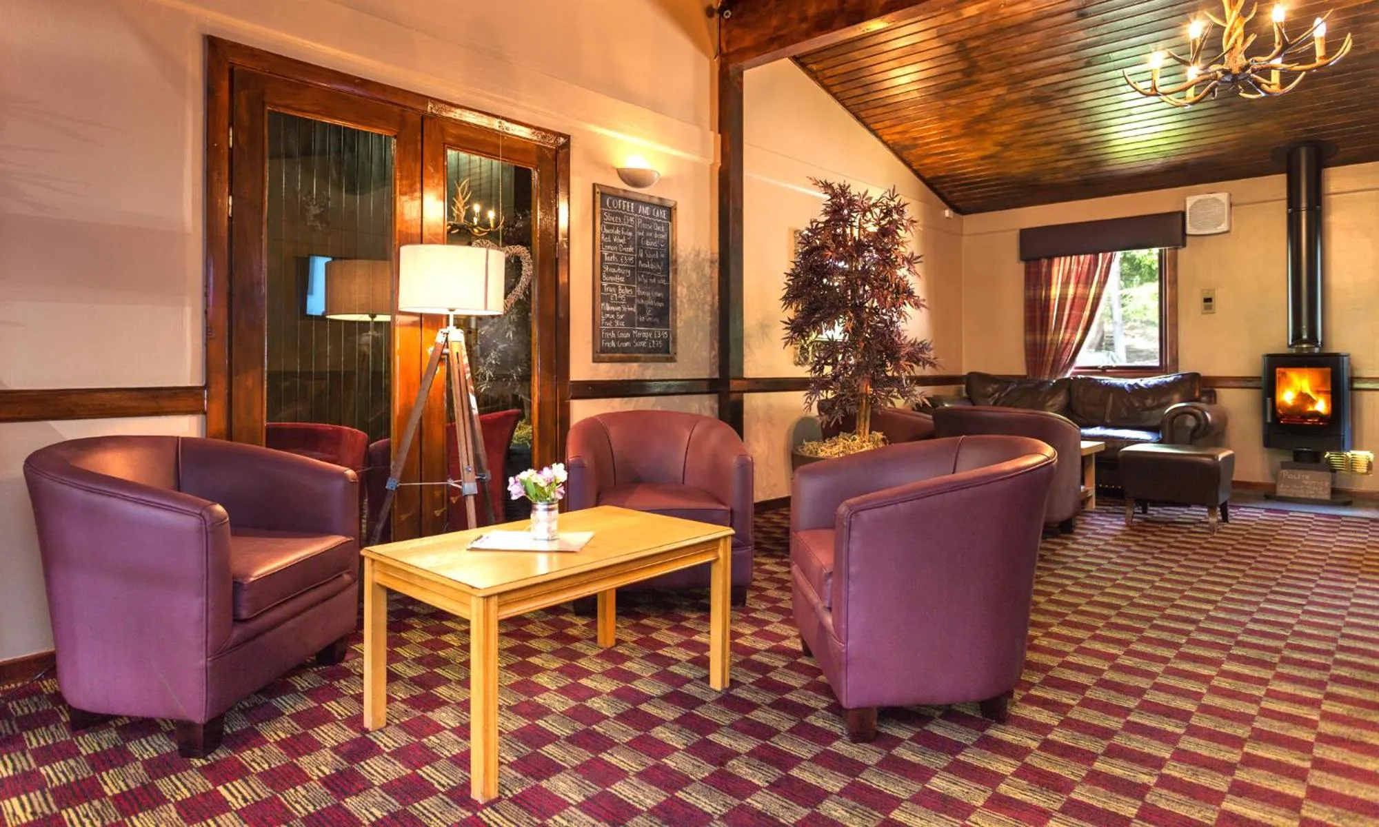 Lounge or bar in Macdonald Lochanhully Resort