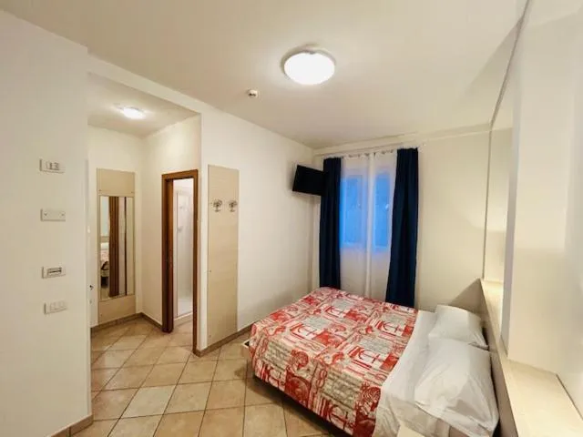 Photo of the whole room, Bed in Hotel Aurora