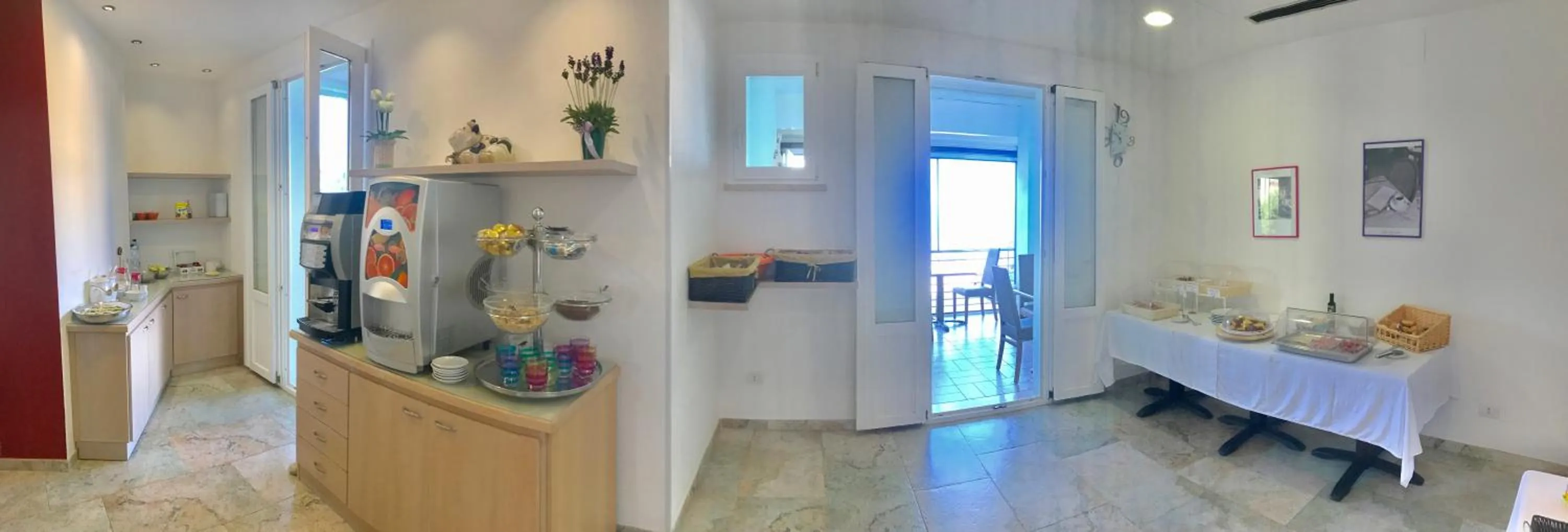 Breakfast in Hotel Aurora