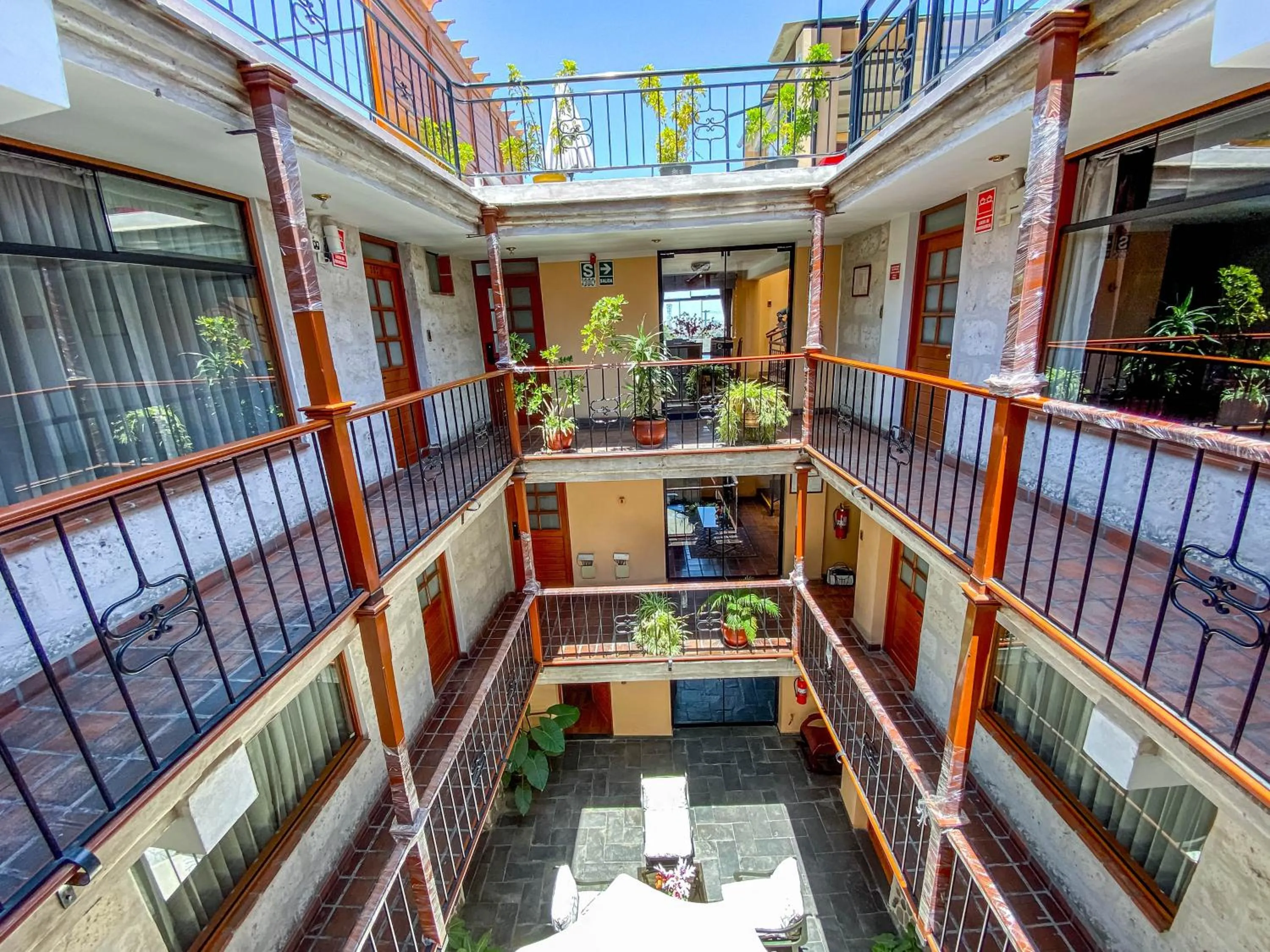 Property building in El Portal De San Lázaro