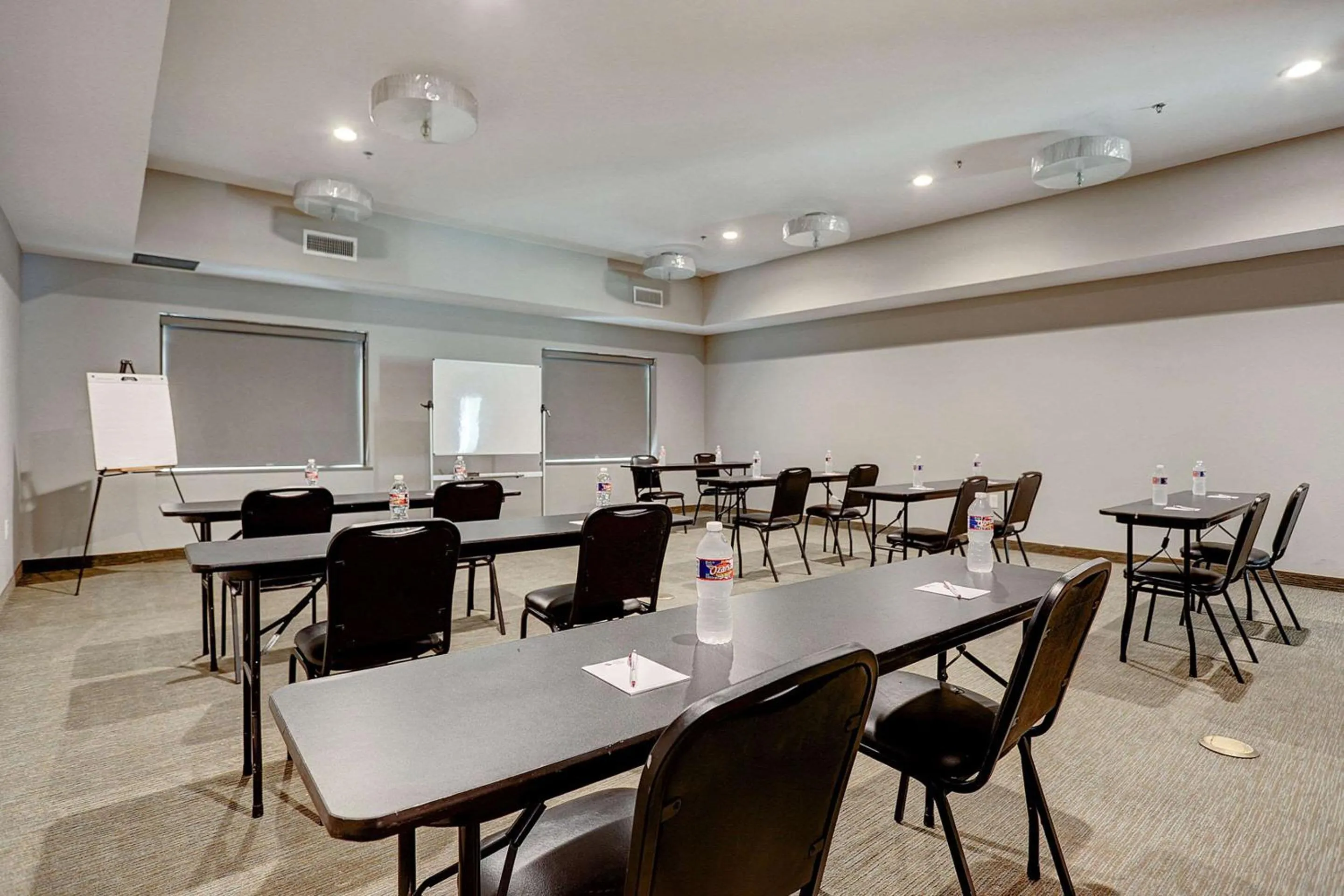 Meeting/conference room in Best Western Plus Westheimer - Westchase Inn & Suites
